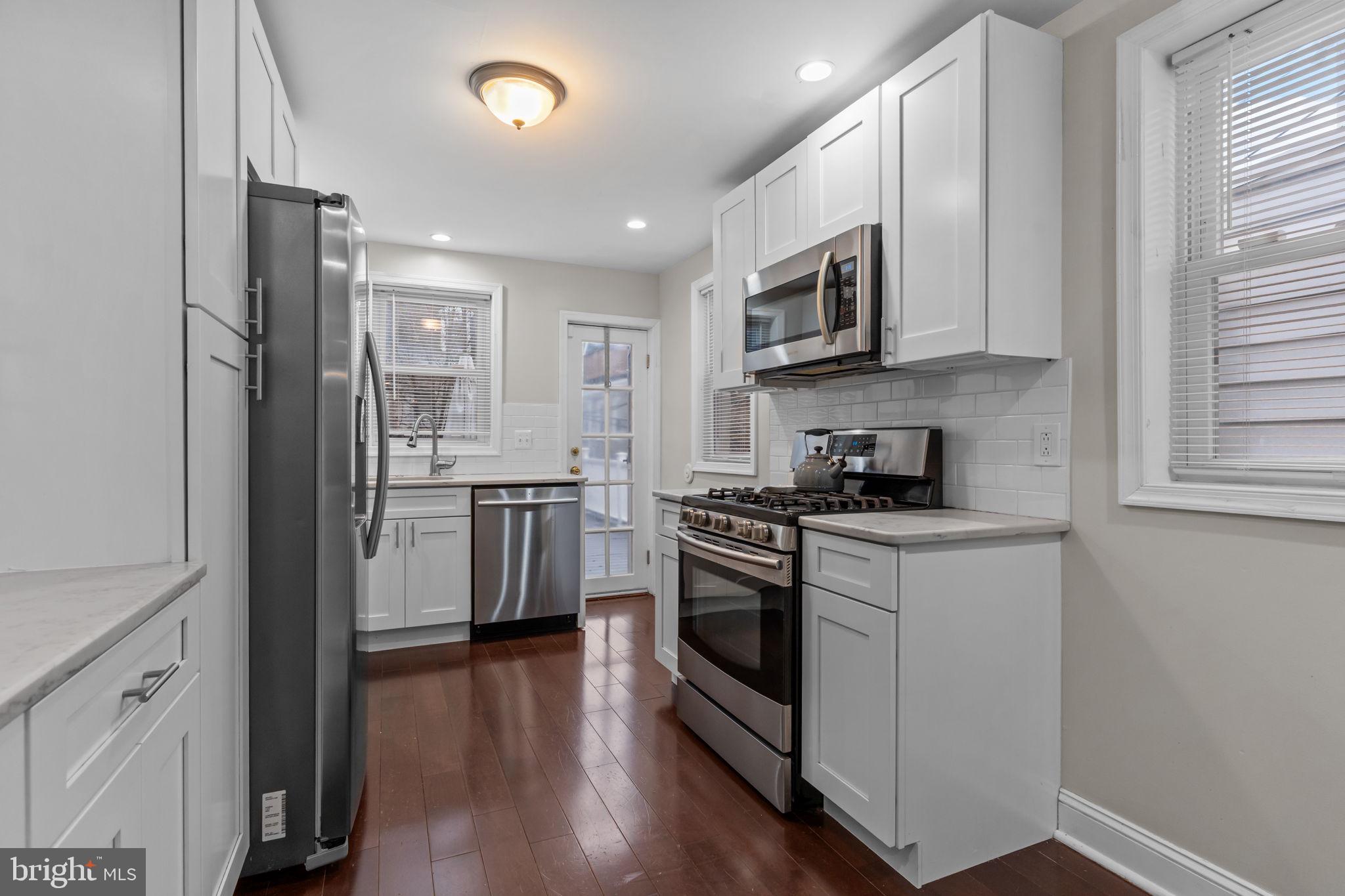 EAST FALLS - Residential