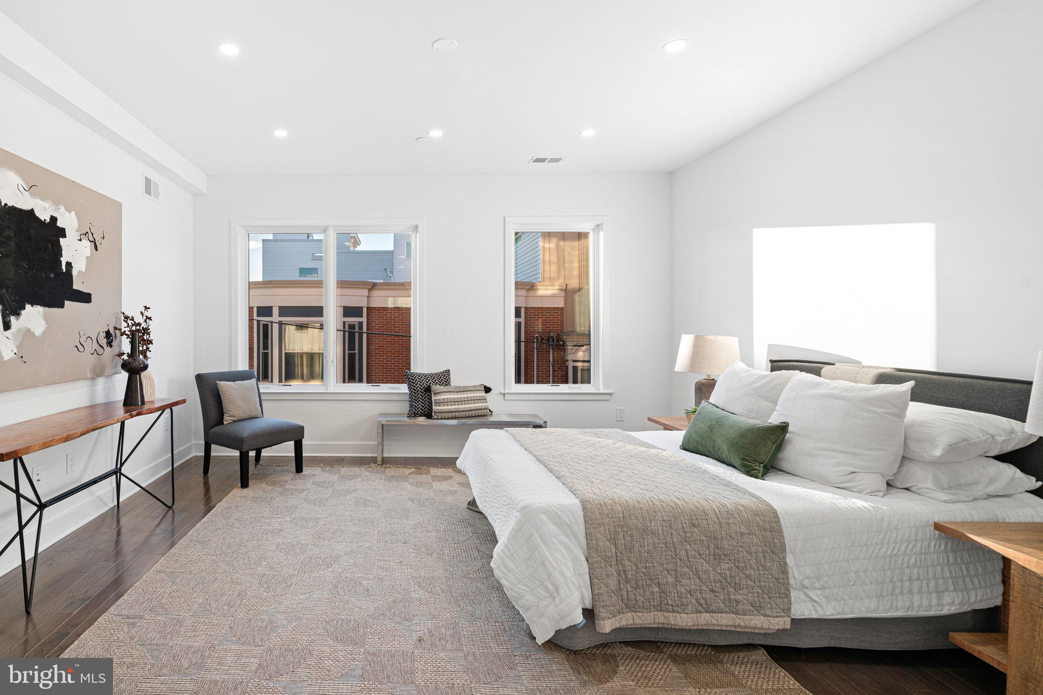 POINT BREEZE - Residential