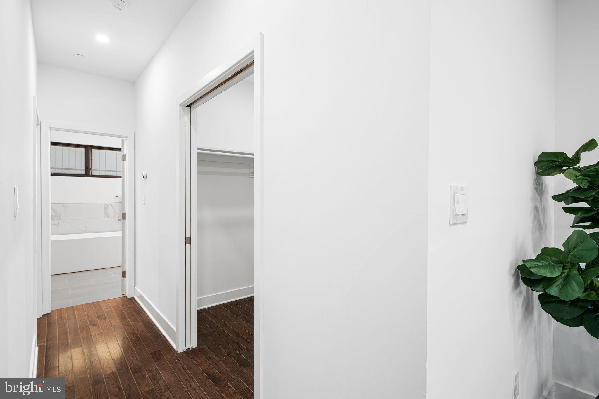 POINT BREEZE - Residential