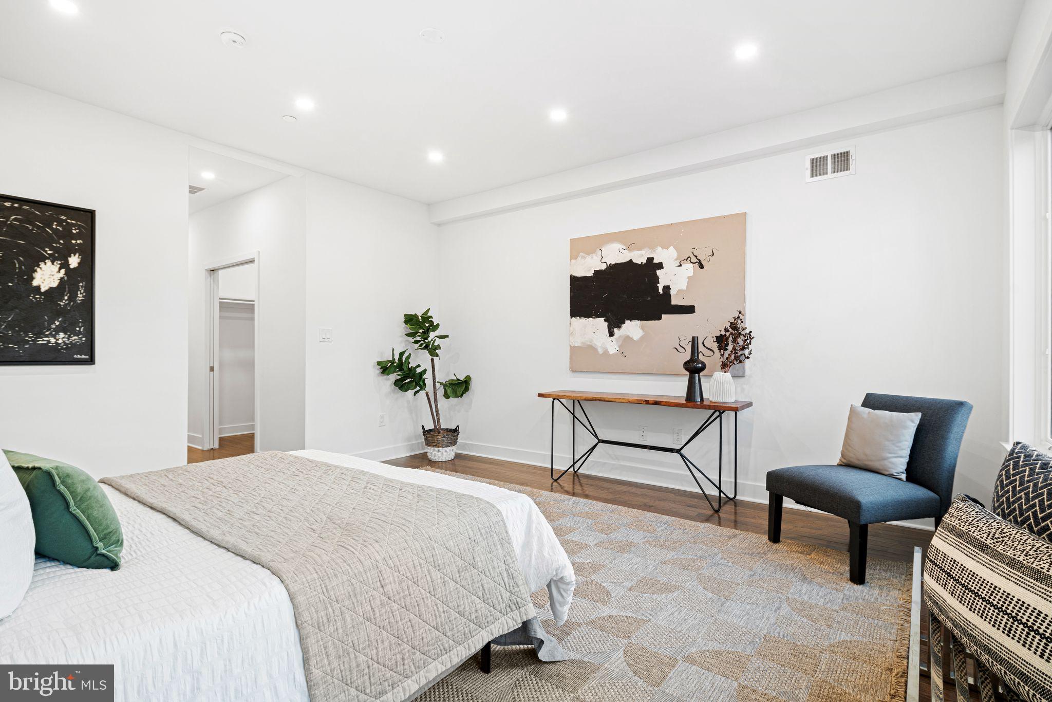 POINT BREEZE - Residential