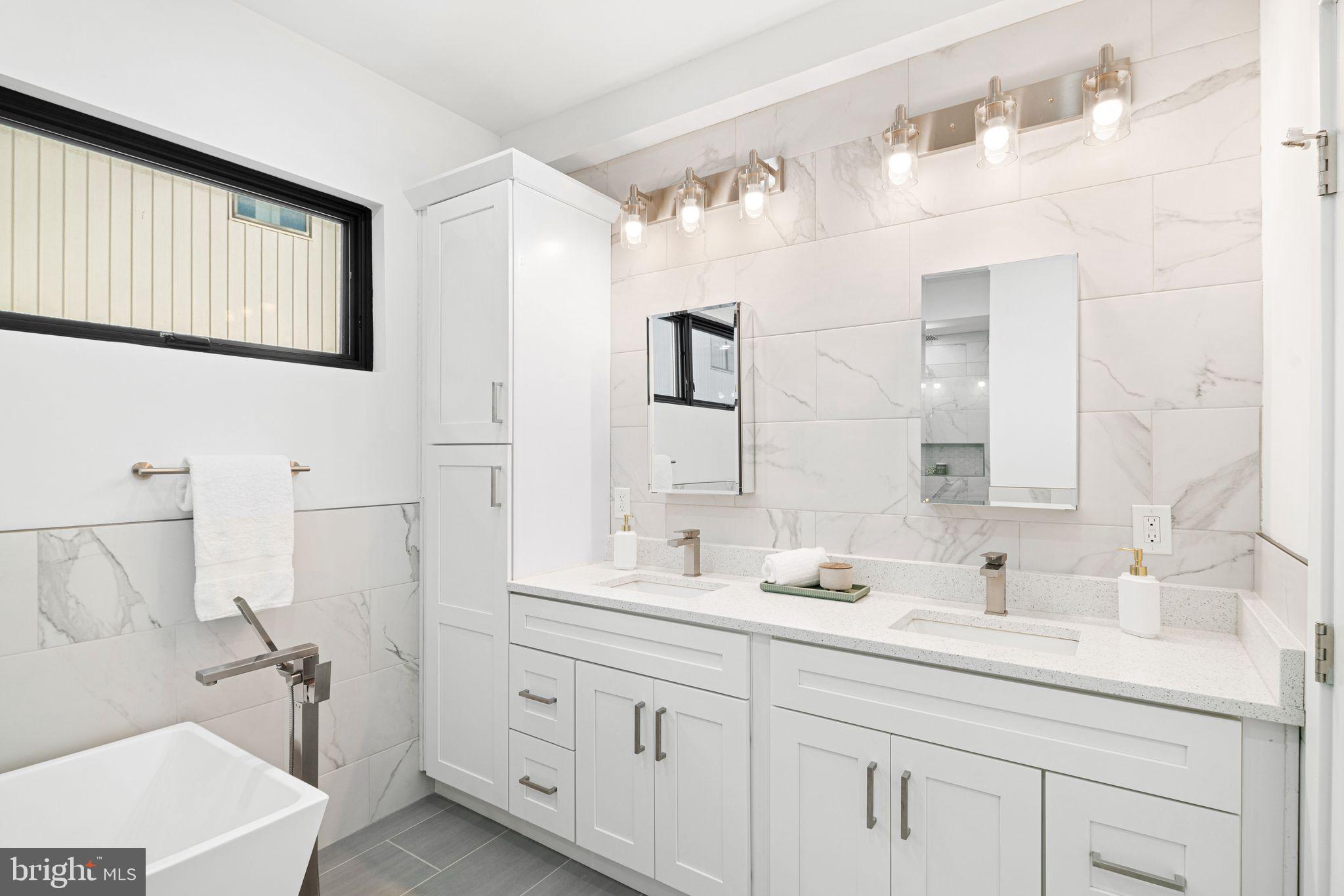 POINT BREEZE - Residential