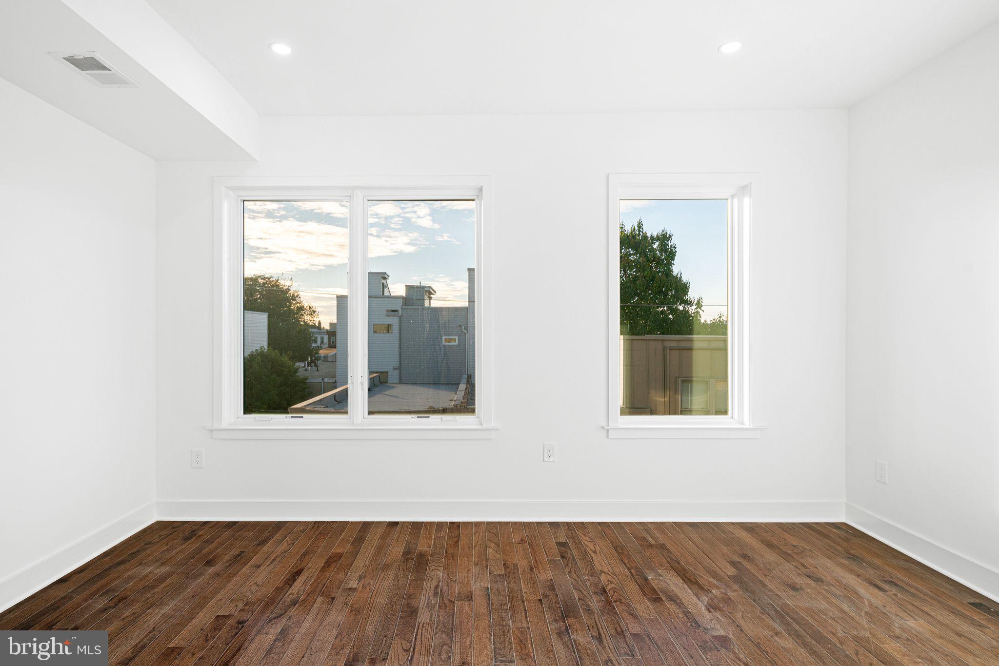 POINT BREEZE - Residential