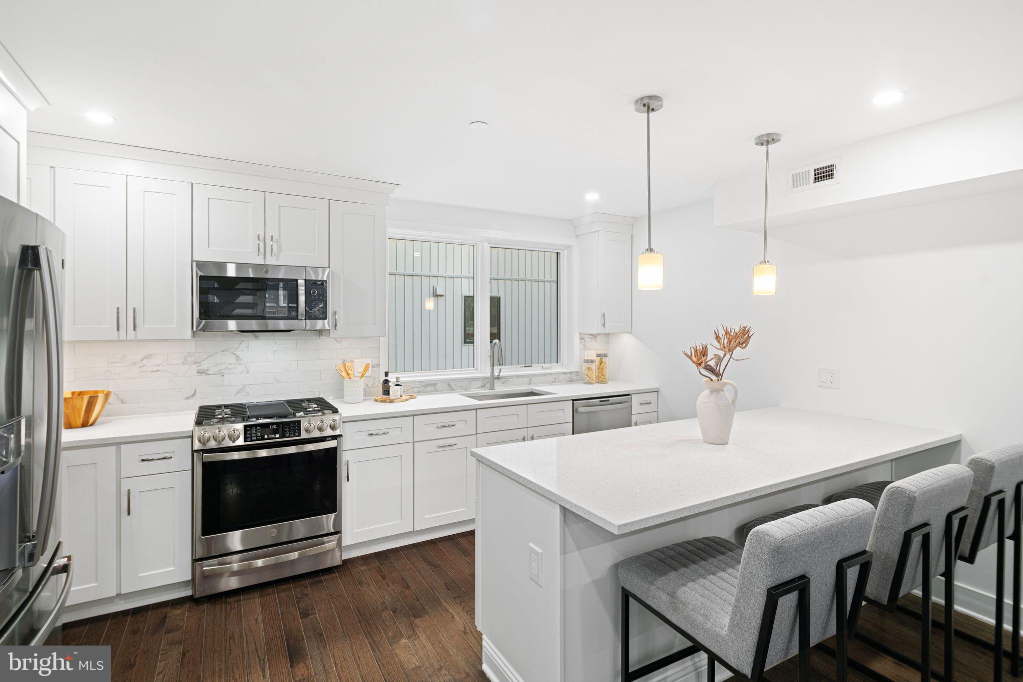 POINT BREEZE - Residential