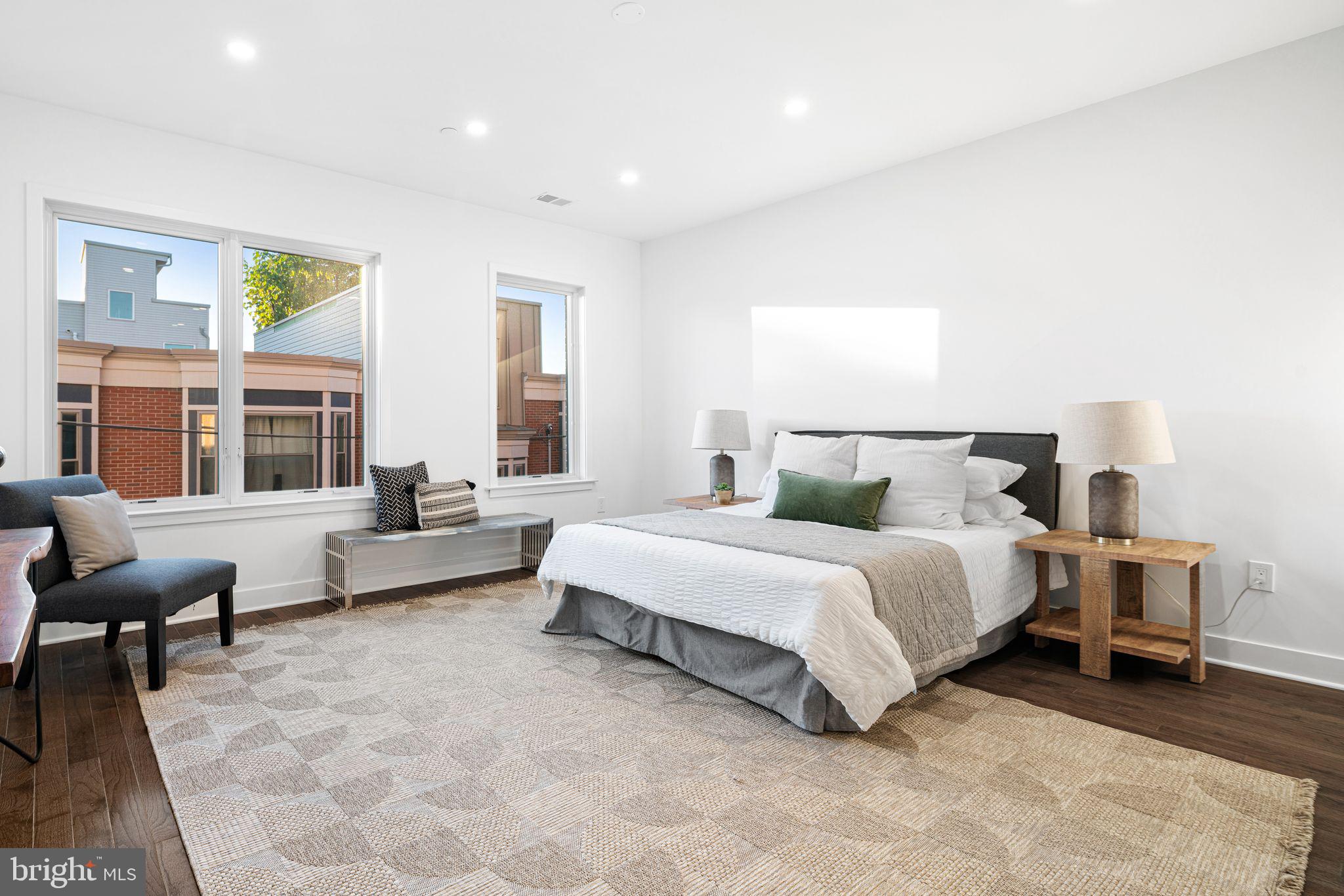 POINT BREEZE - Residential