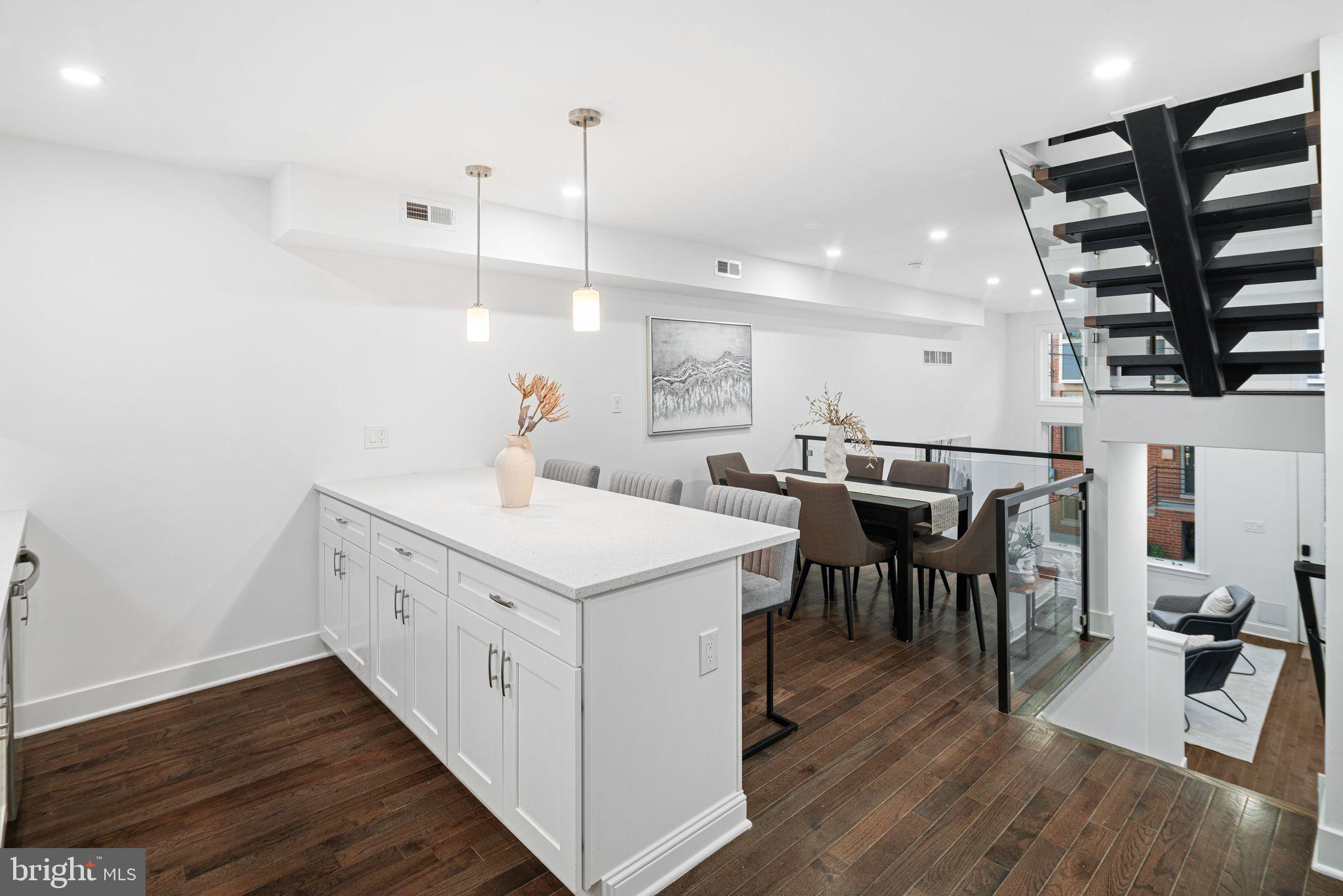 POINT BREEZE - Residential