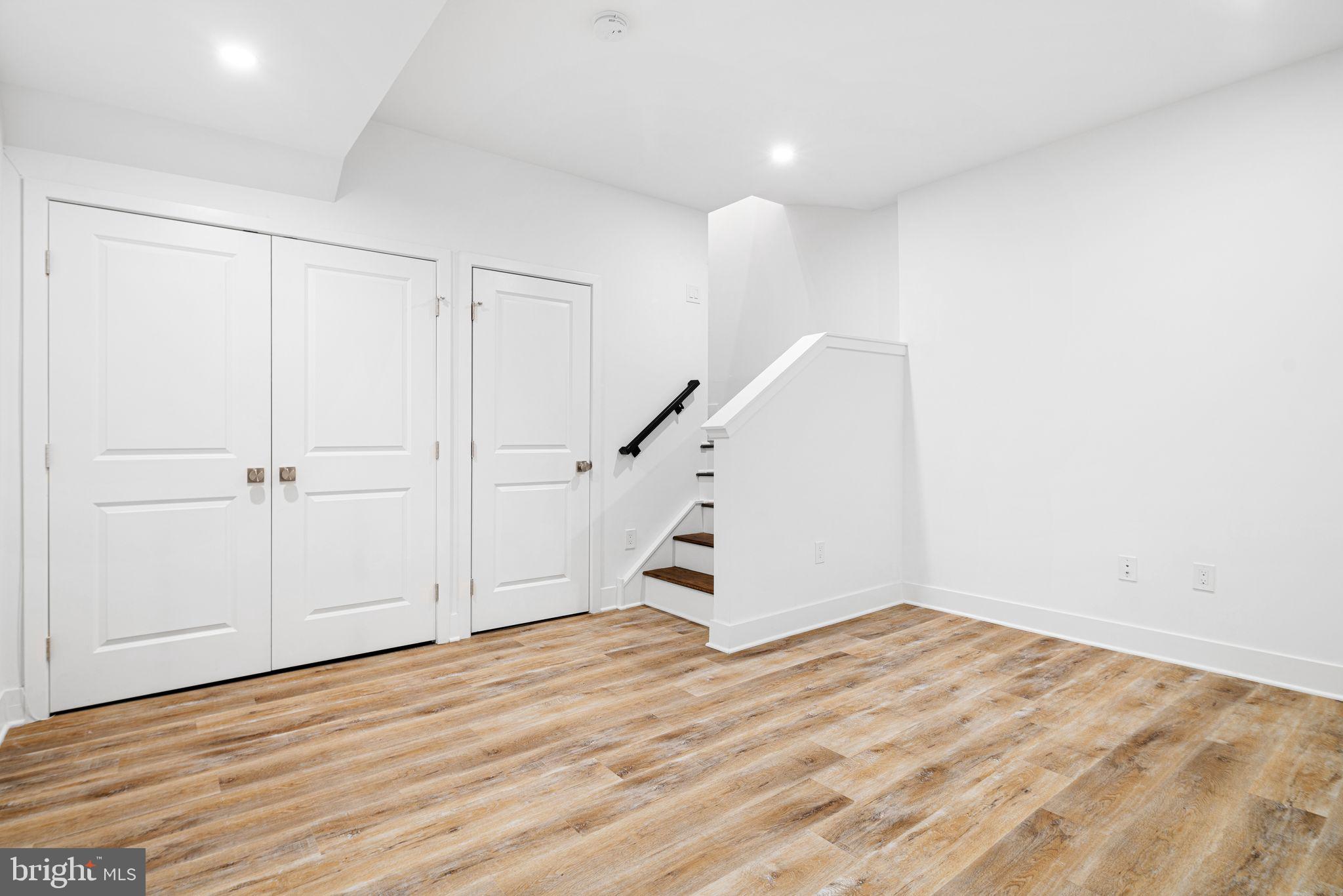 POINT BREEZE - Residential