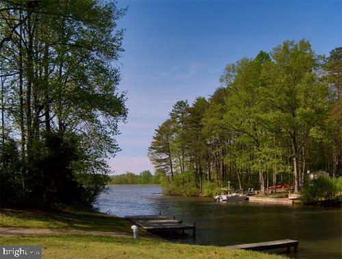 LAKE LAND OR - Residential