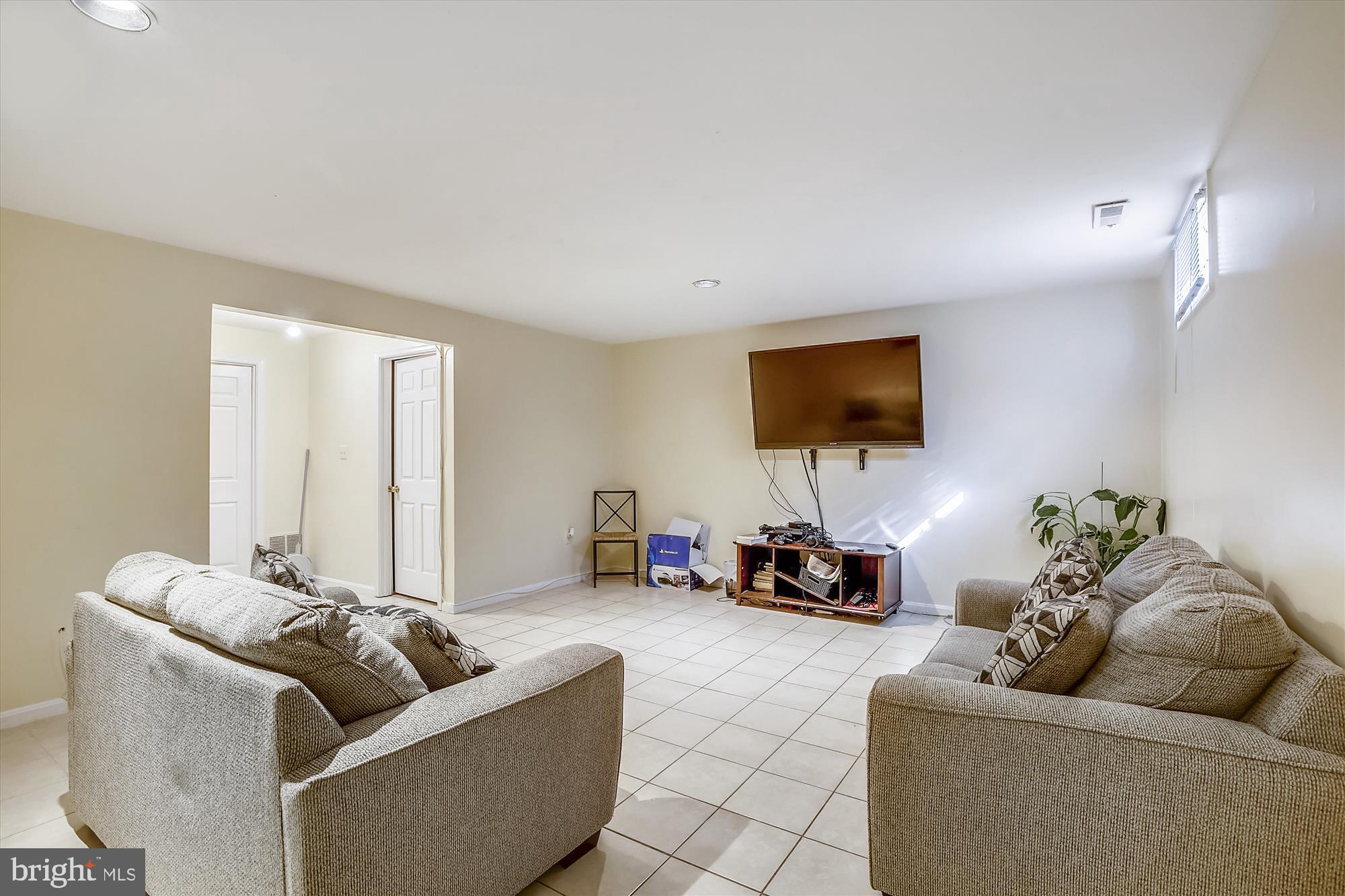 CHURCHILL TOWN SECTOR - Residential