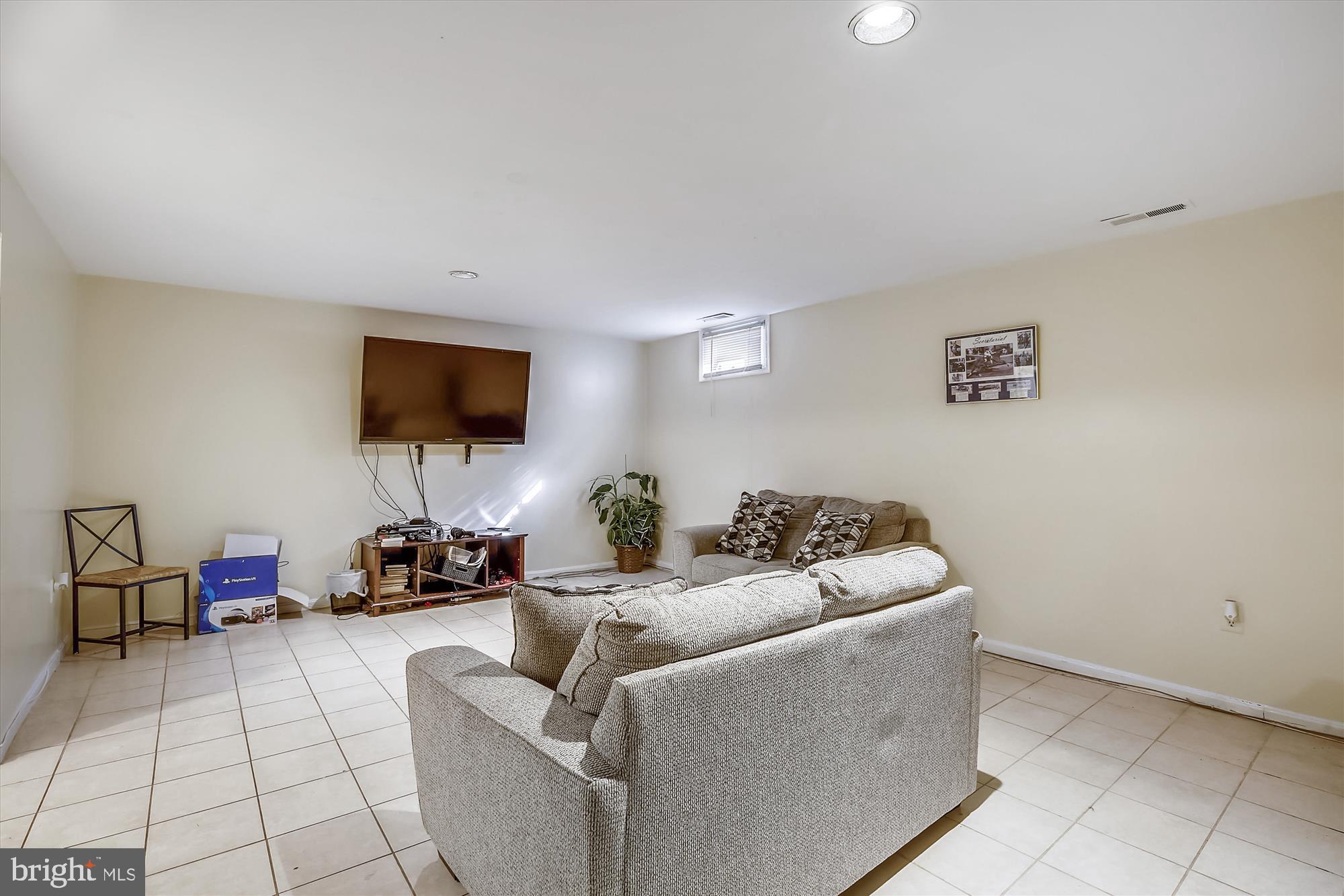 CHURCHILL TOWN SECTOR - Residential