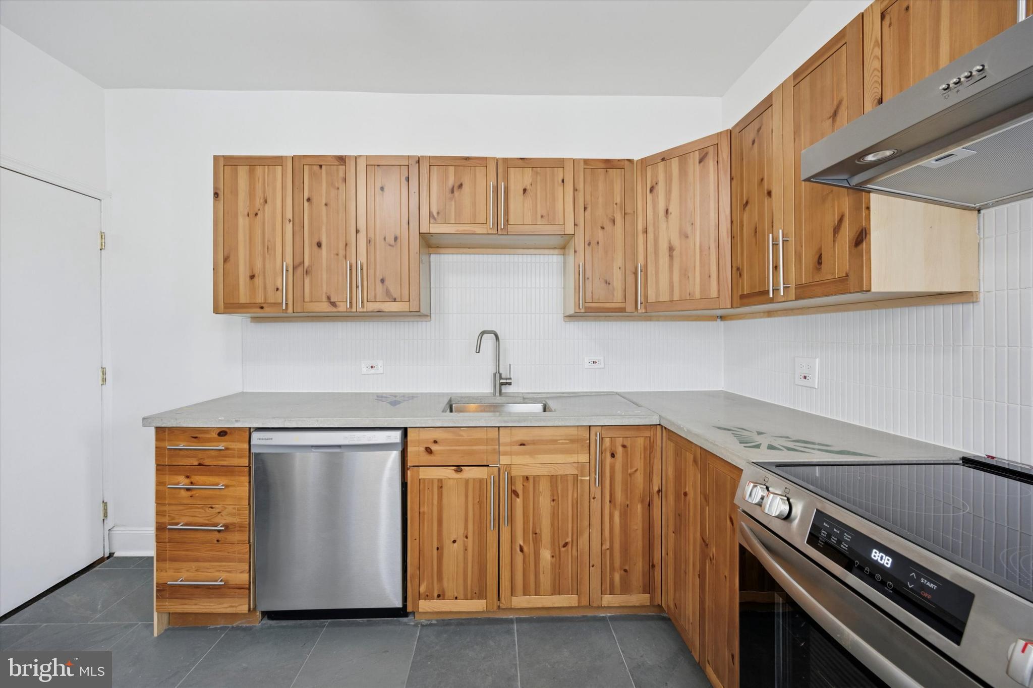 KENSINGTON - Residential