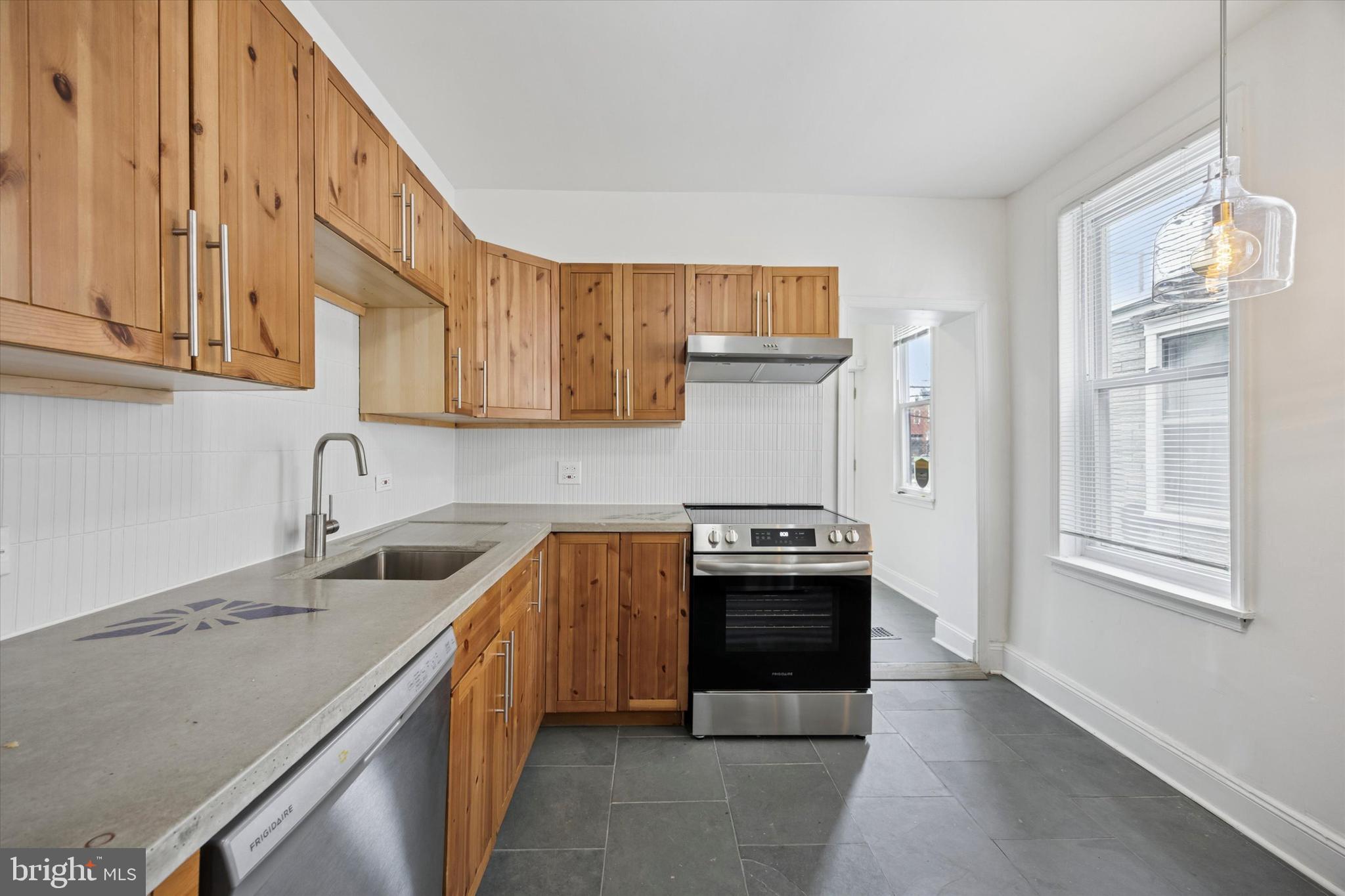 KENSINGTON - Residential