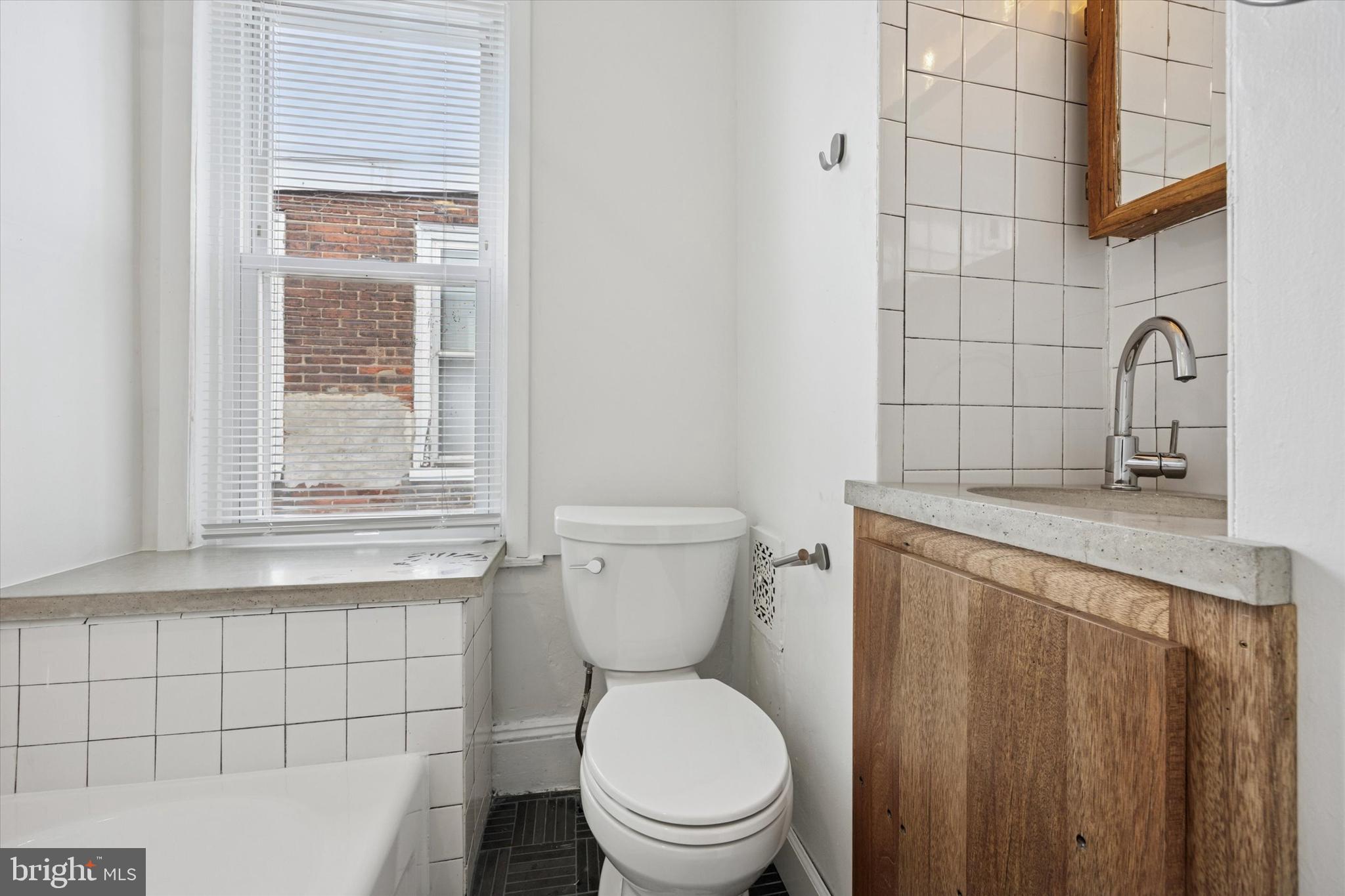 KENSINGTON - Residential