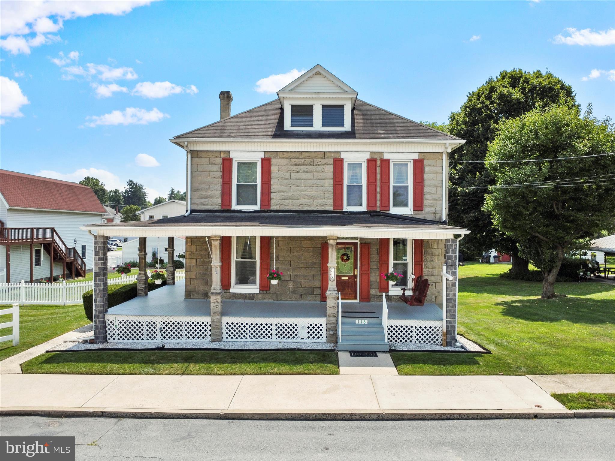 118 W FIFTH STREET