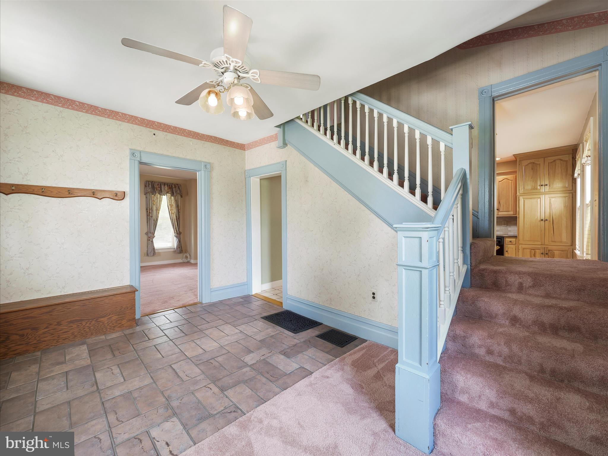118 W FIFTH STREET