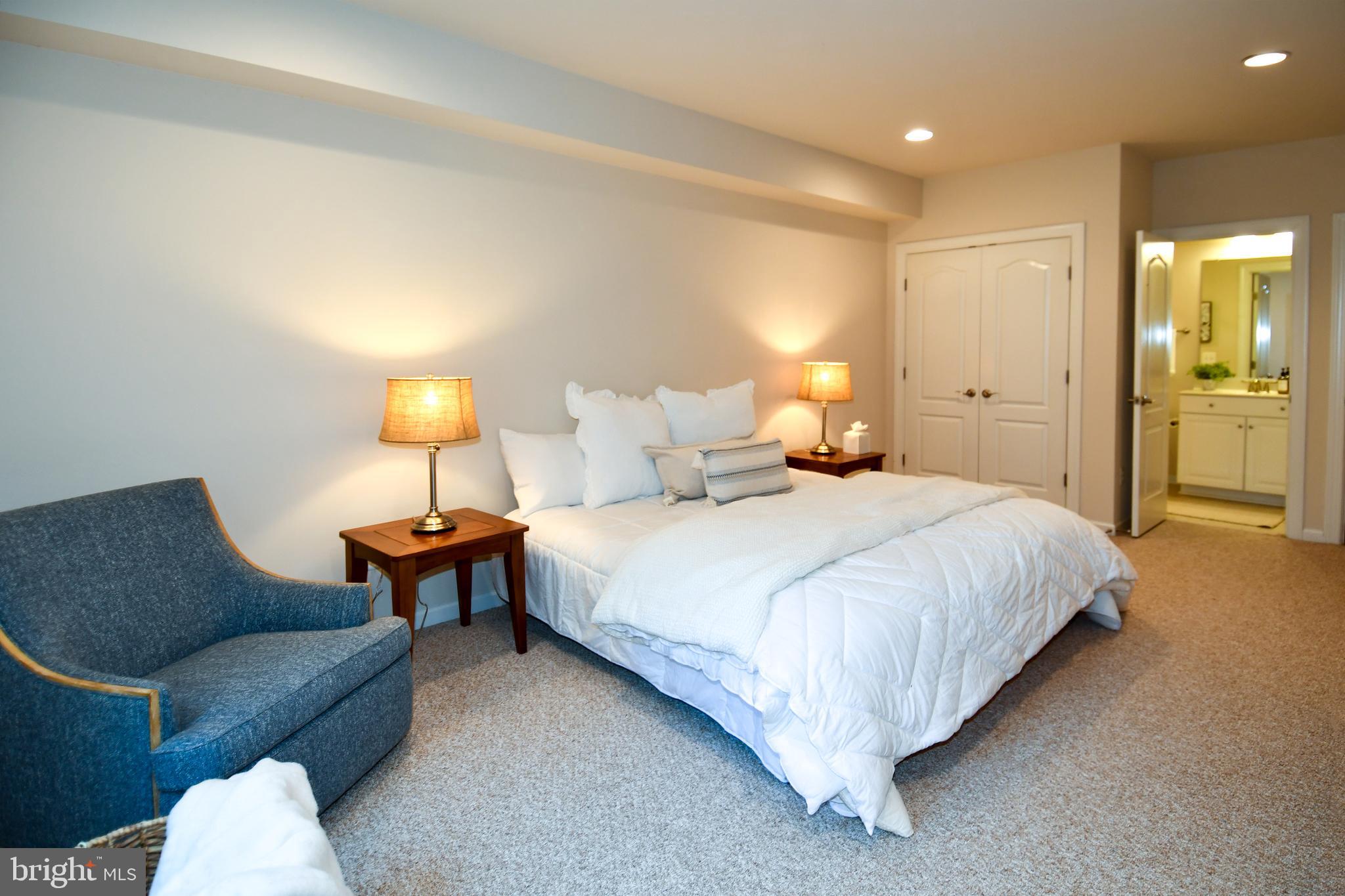 KENSINGTON SQUARE - Residential