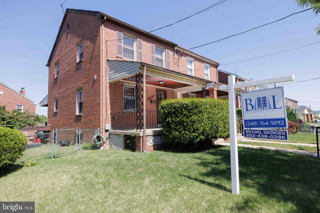 Photo of 1927 21st Place SE, WASHINGTON, DC 20020 (MLS # DCDC2234612)