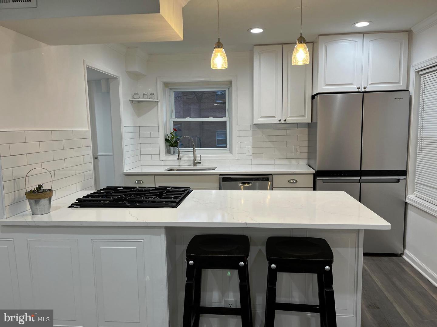 1077 S EDISON STREET