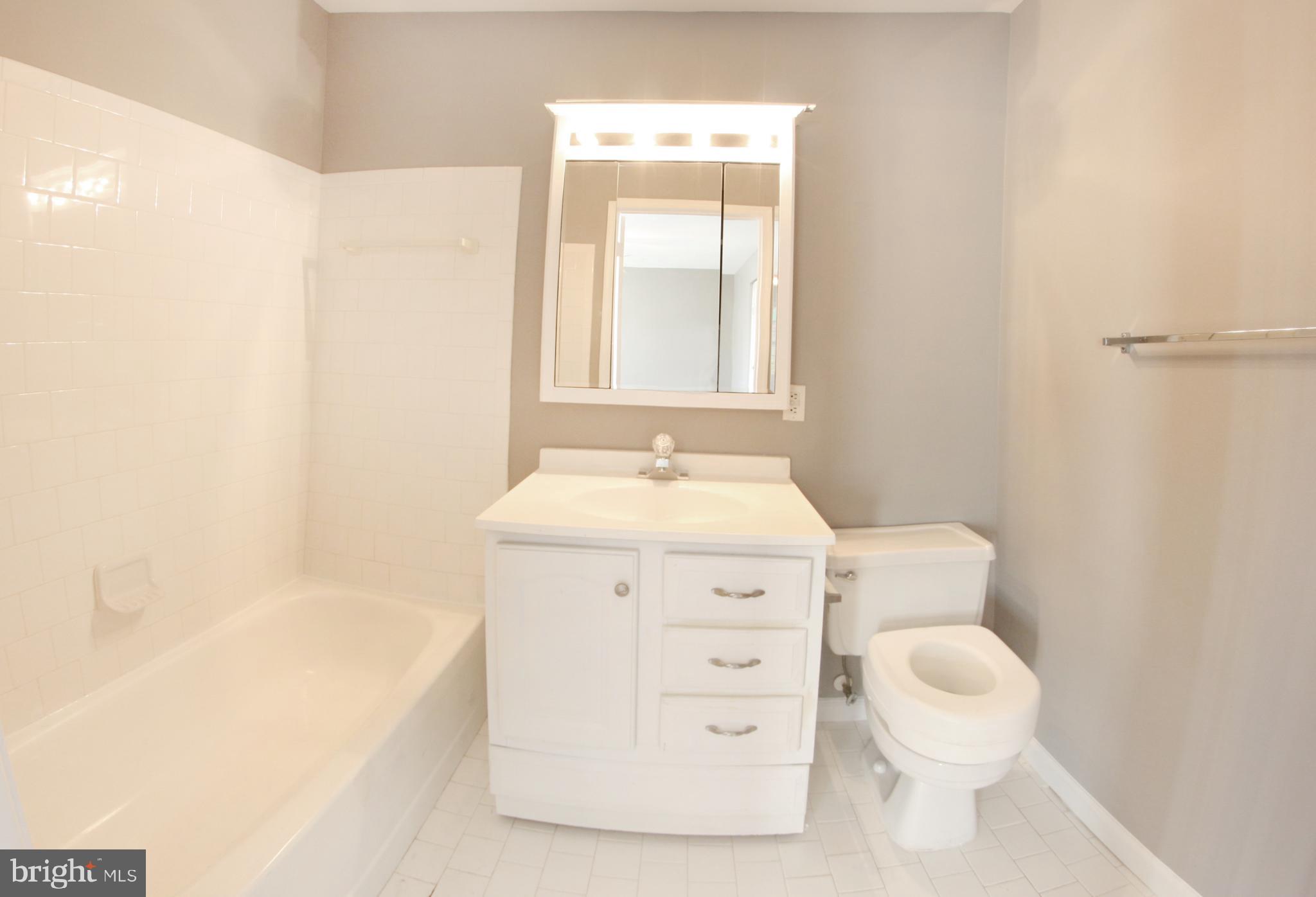 OAK LEAF VILLAS - Residential