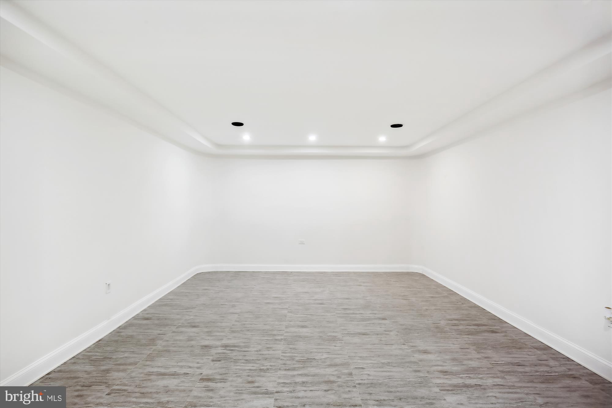 POTOMAC MANOR - Residential