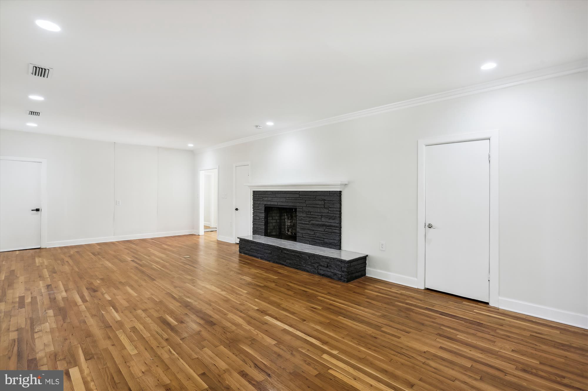 POTOMAC MANOR - Residential