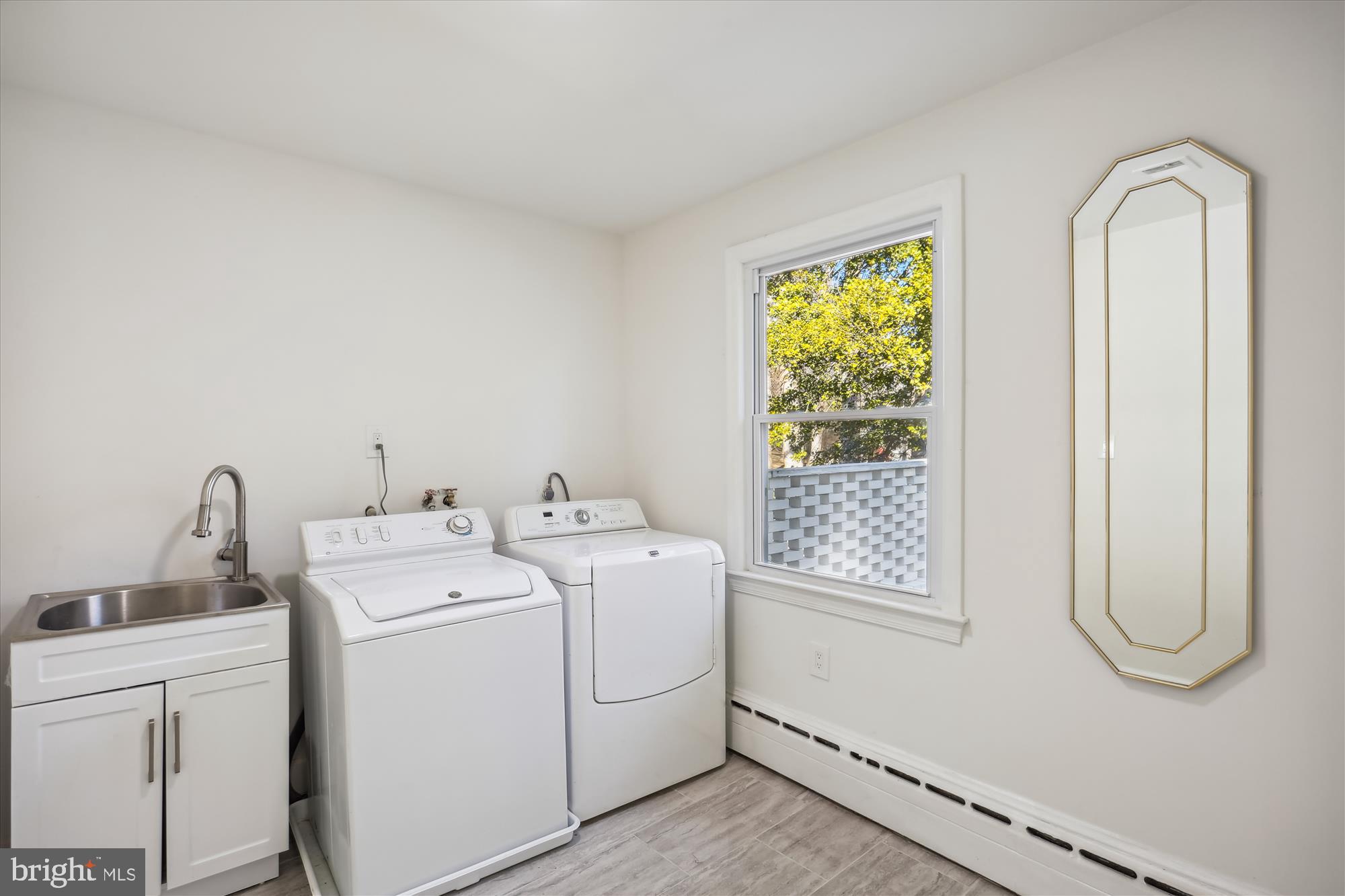 POTOMAC MANOR - Residential