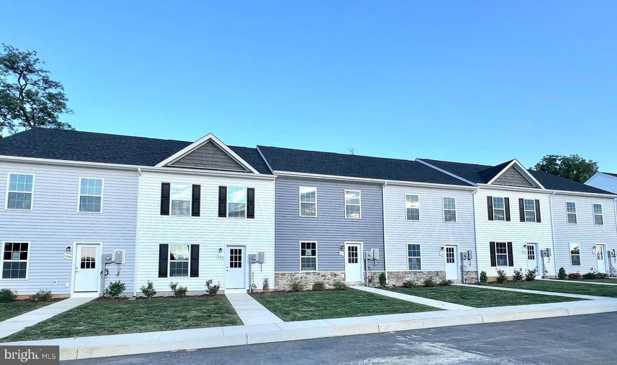 Immediate delivery! The builder is offering 3% in closing costs! Large backyard and it backs to woods! This spacious townhouse has 1,440 square feet of living space. Inside, you'll find a large L-shaped kitchen with plenty of counter space, modern appliances, and storage. The layout connects the kitchen to the dining and living areas, perfect for social gatherings. The family room is bright and inviting with large windows, ideal for relaxing and entertaining. Upstairs, there are three bedrooms. The primary bedroom has an ensuite bathroom, and there are two and a half bathrooms in total for everyone's convenience.