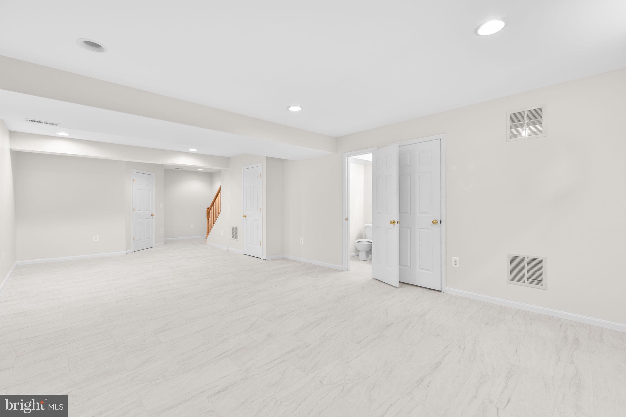 HAMPSTEAD LANDING - Residential Lease