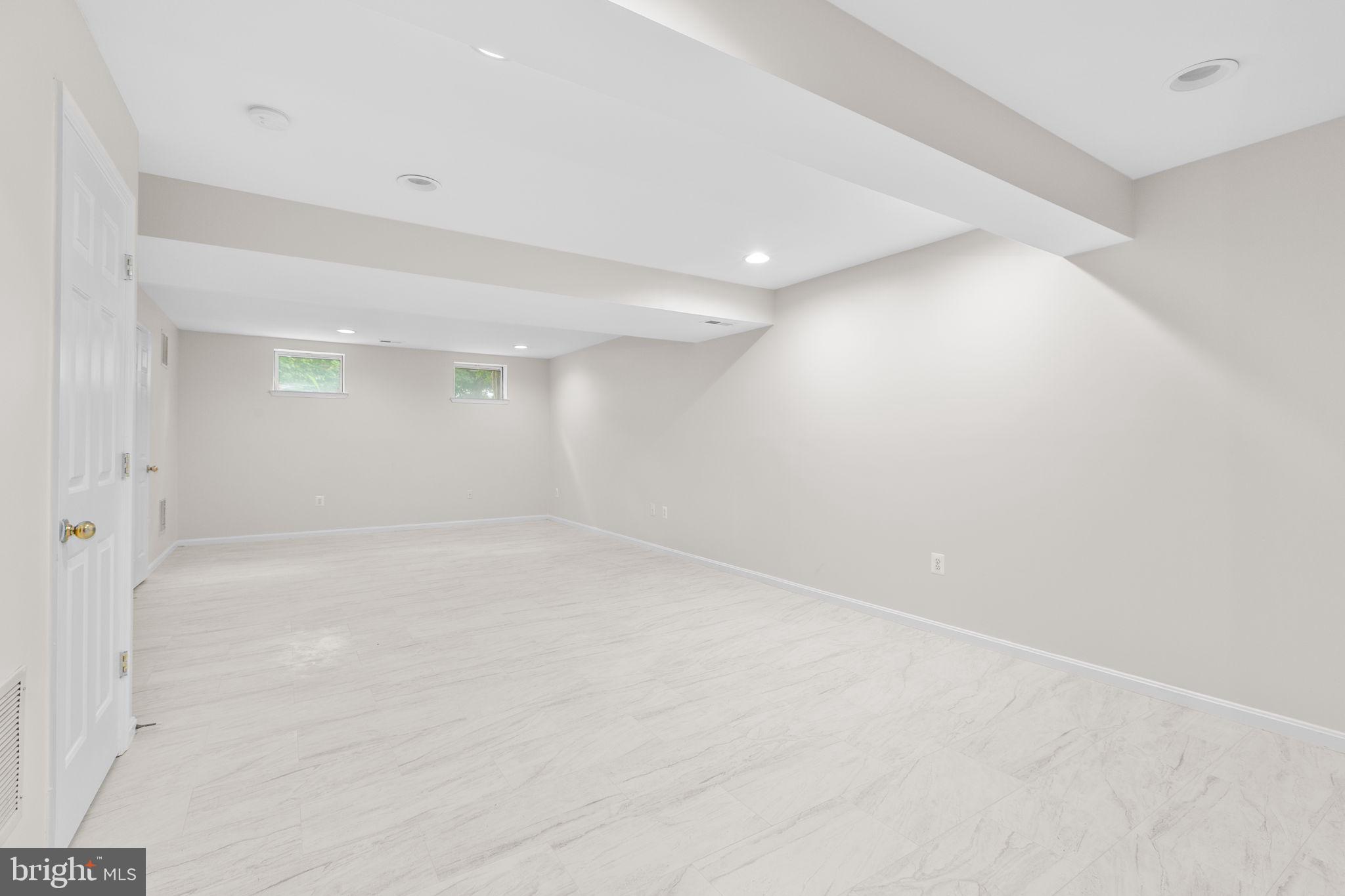 HAMPSTEAD LANDING - Residential Lease