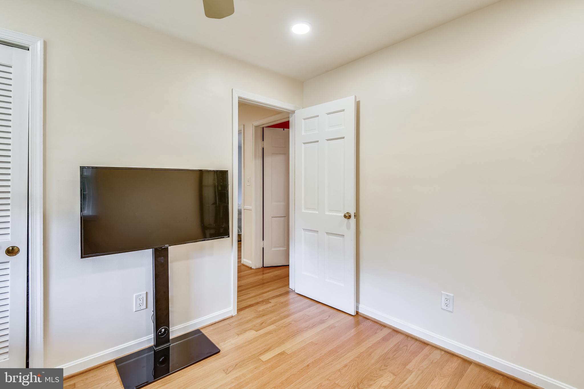 BARCROFT KNOLLS - Residential