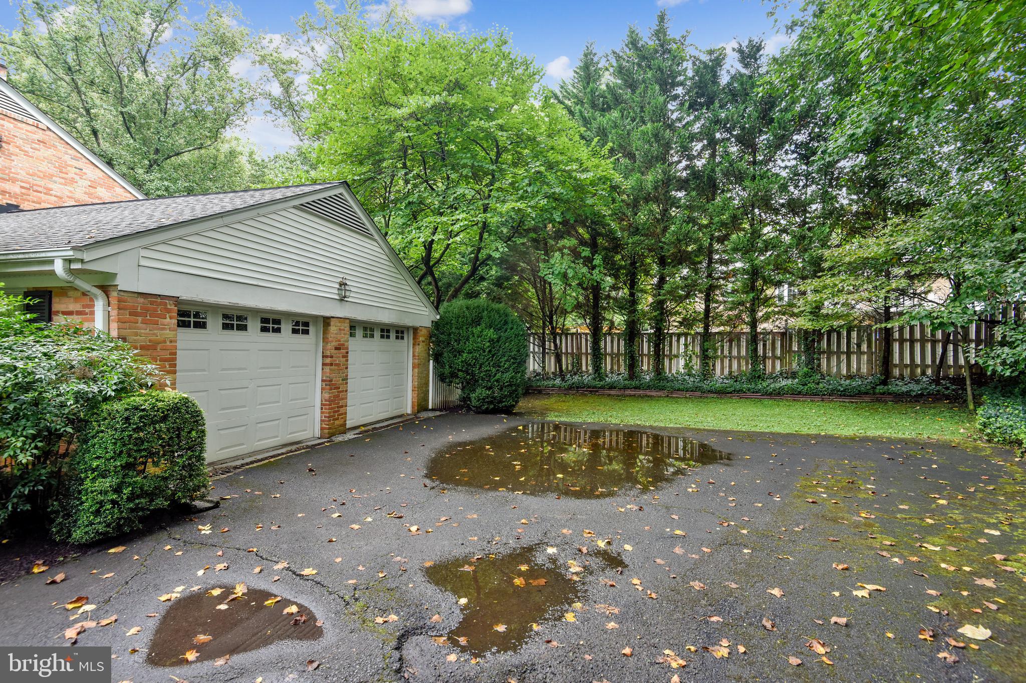 BARCROFT KNOLLS - Residential