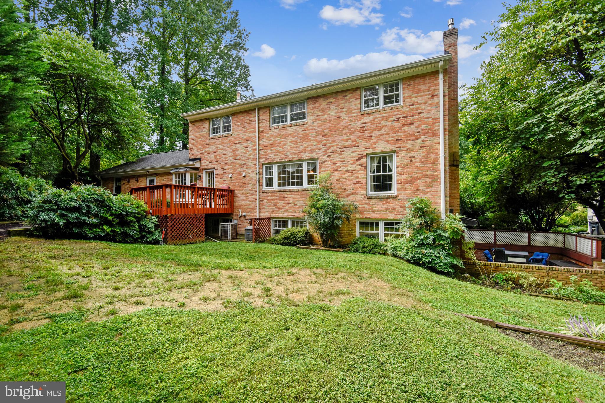 BARCROFT KNOLLS - Residential