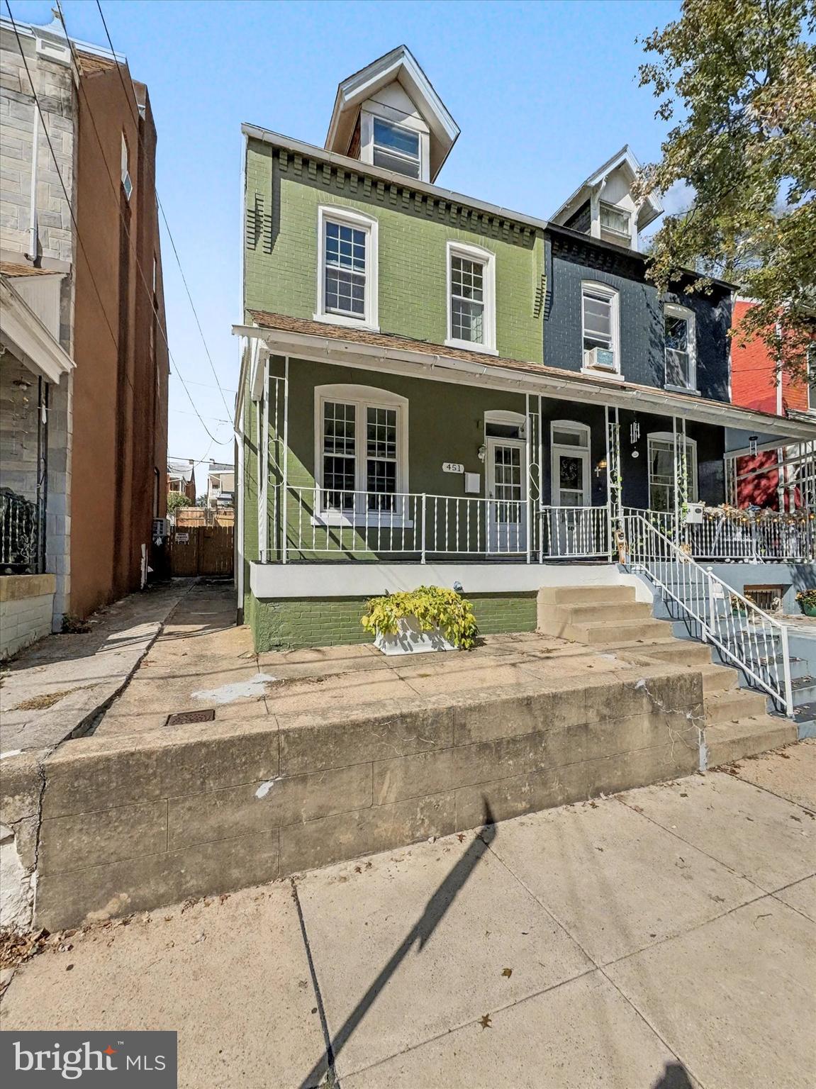 CABBAGE HILL - Residential