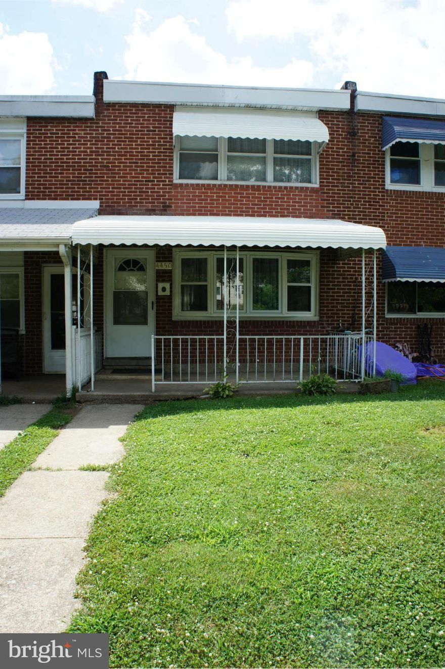 FABULOUS renovated townhome features large kitchen with stainless steel appliances, huge fridge, gas stove, ceramic tile, new air conditioning unit, professionally painted, new fixtures, flooring upstairs, fenced backyard, parking pad, NEW Roof! Doesn't get better than this for the price AND seller is offering $5000.00 to cover your closing costs! Perfect for first-time buyers!