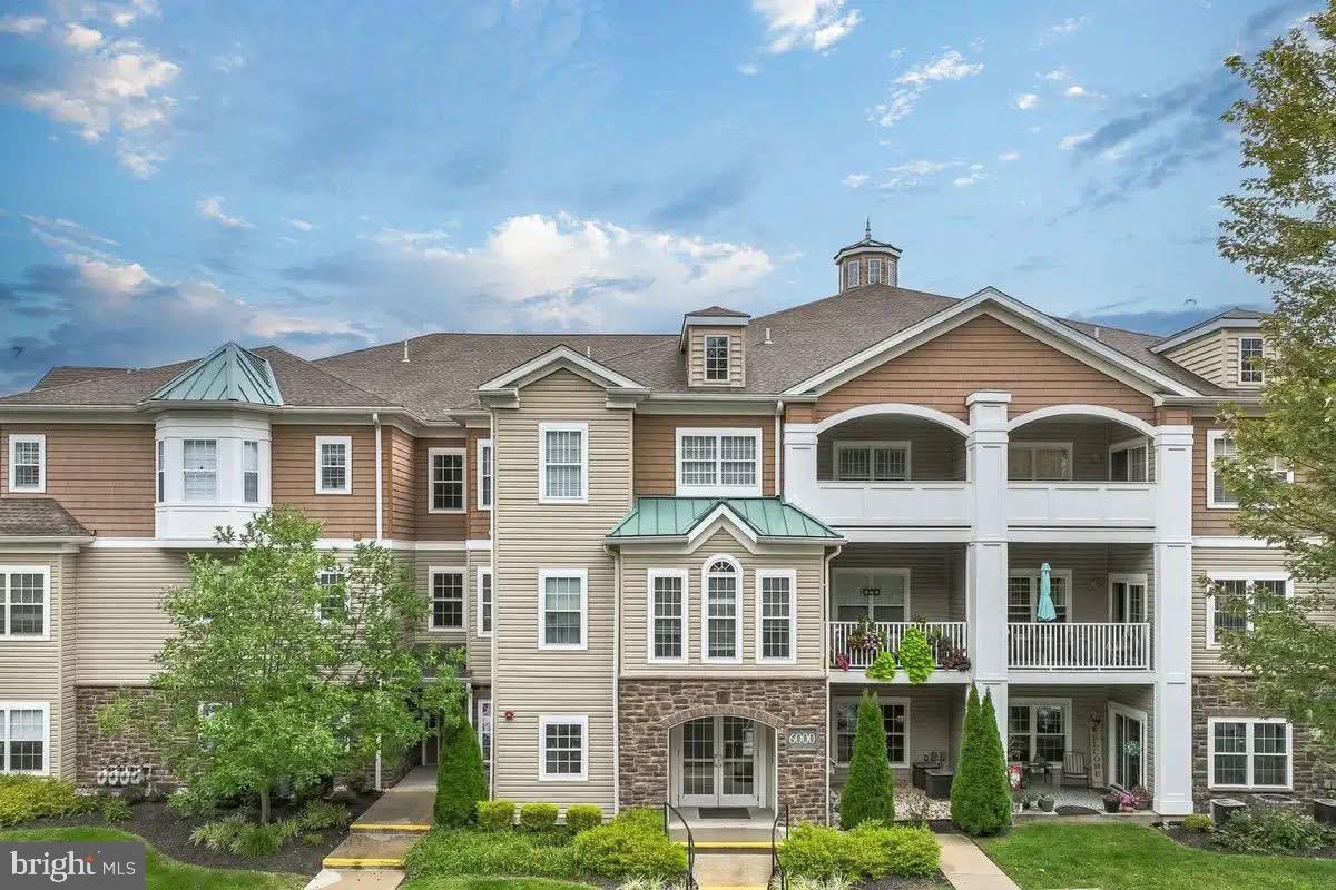 CREEKSIDE VILLAGE - Residential