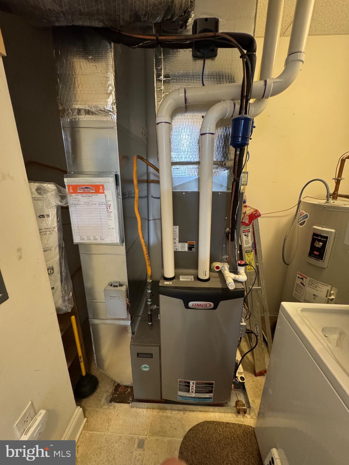 CREEKSIDE VILLAGE - Residential