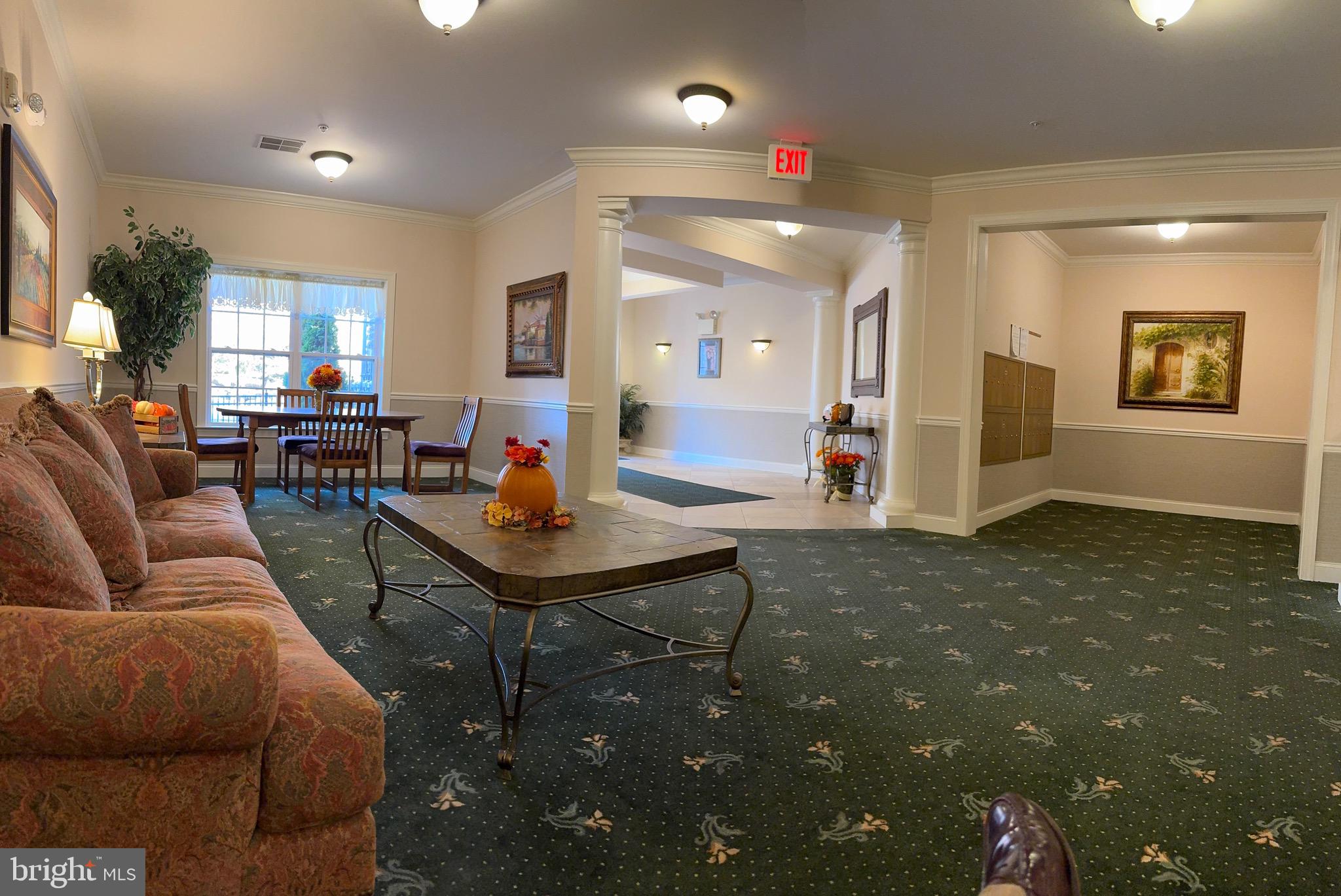 CREEKSIDE VILLAGE - Residential