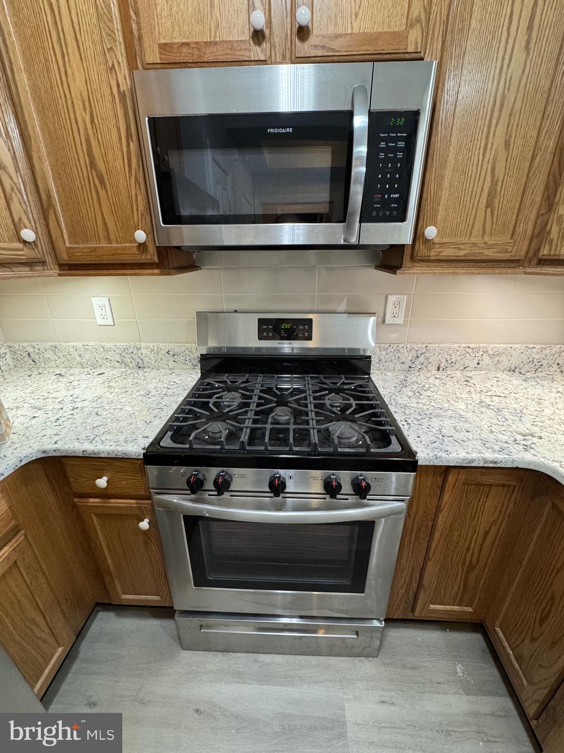 CREEKSIDE VILLAGE - Residential