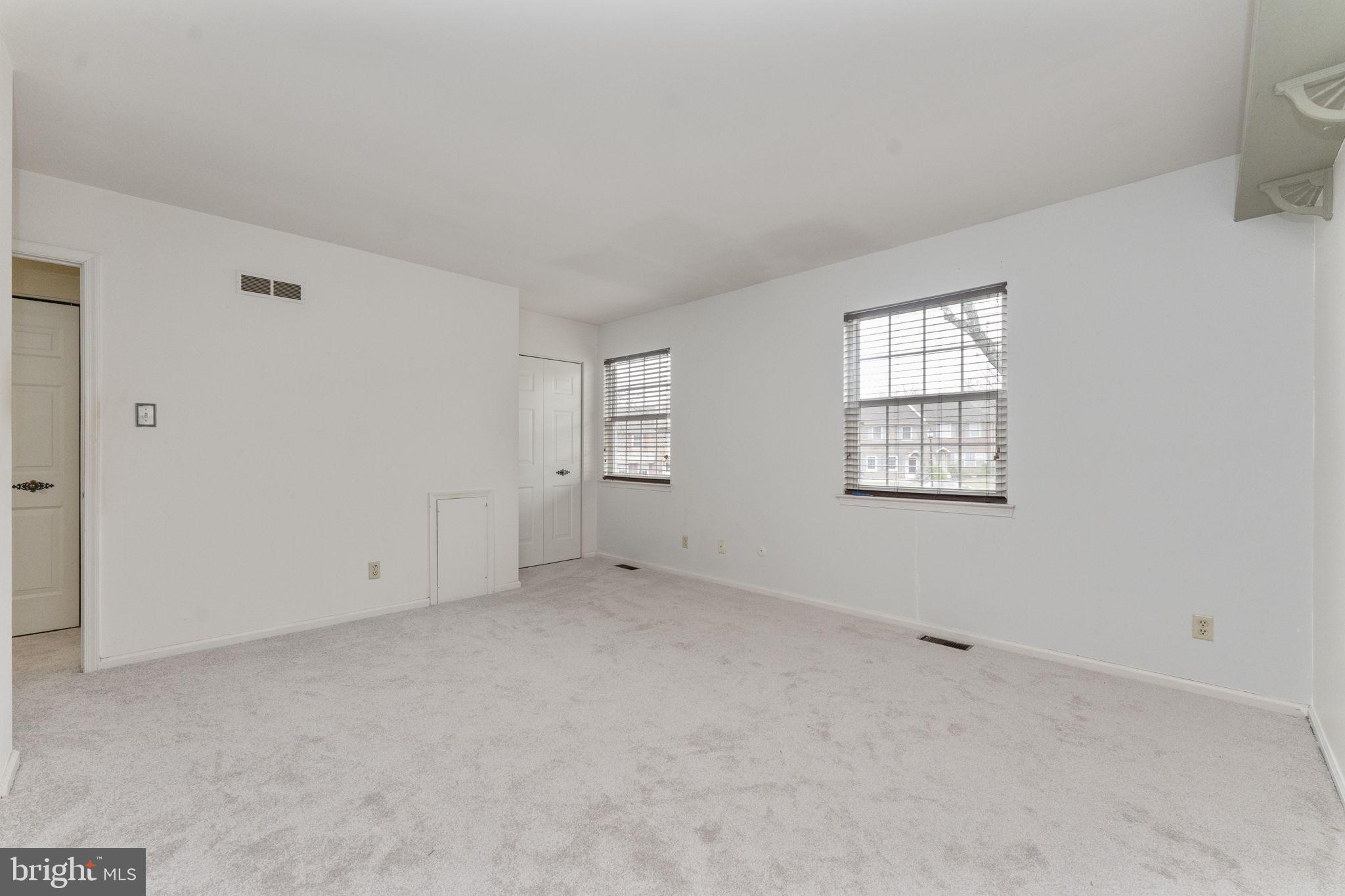 STONEGATE VILLAGE - Residential