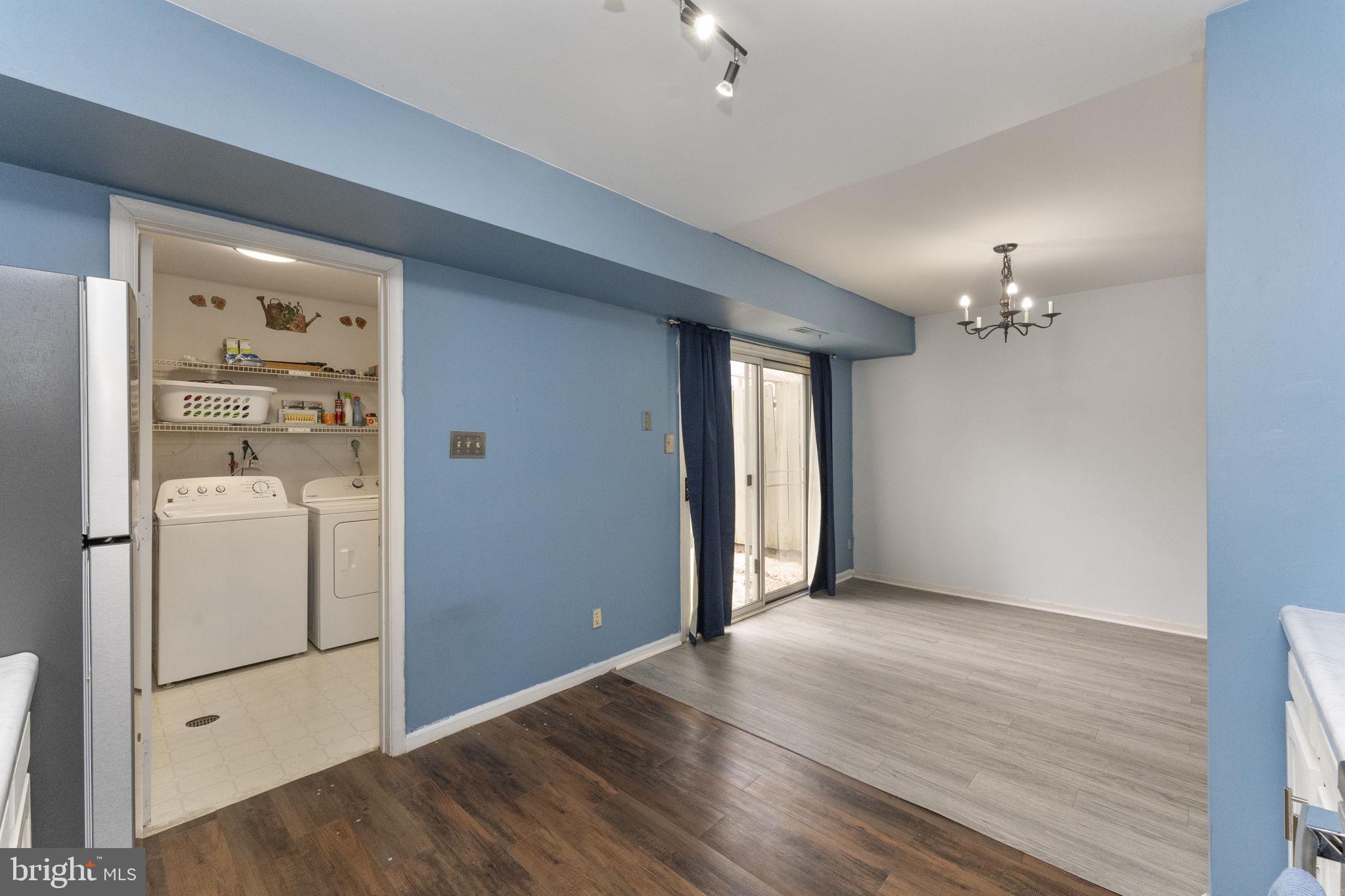 STONEGATE VILLAGE - Residential