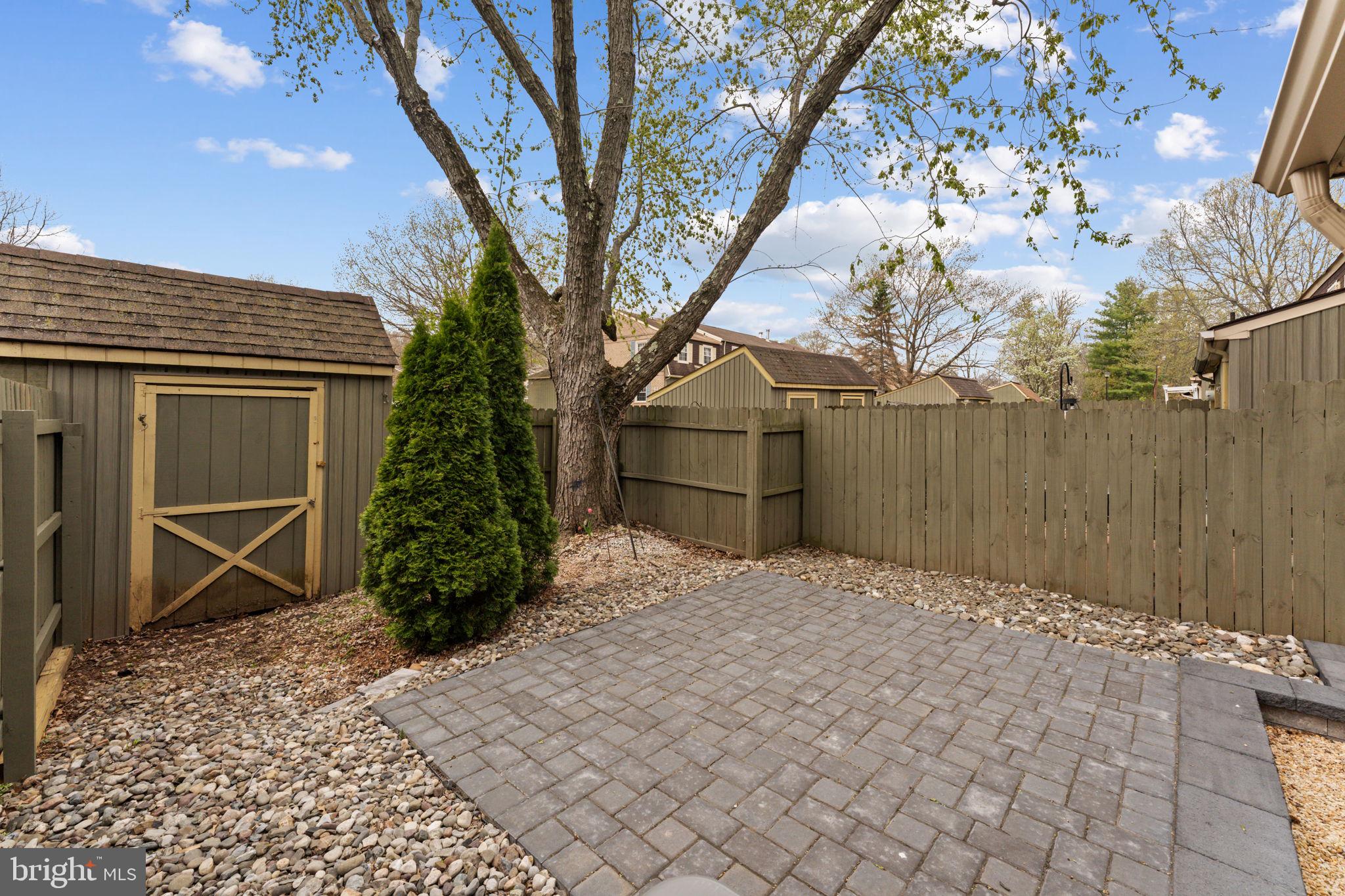 STONEGATE VILLAGE - Residential