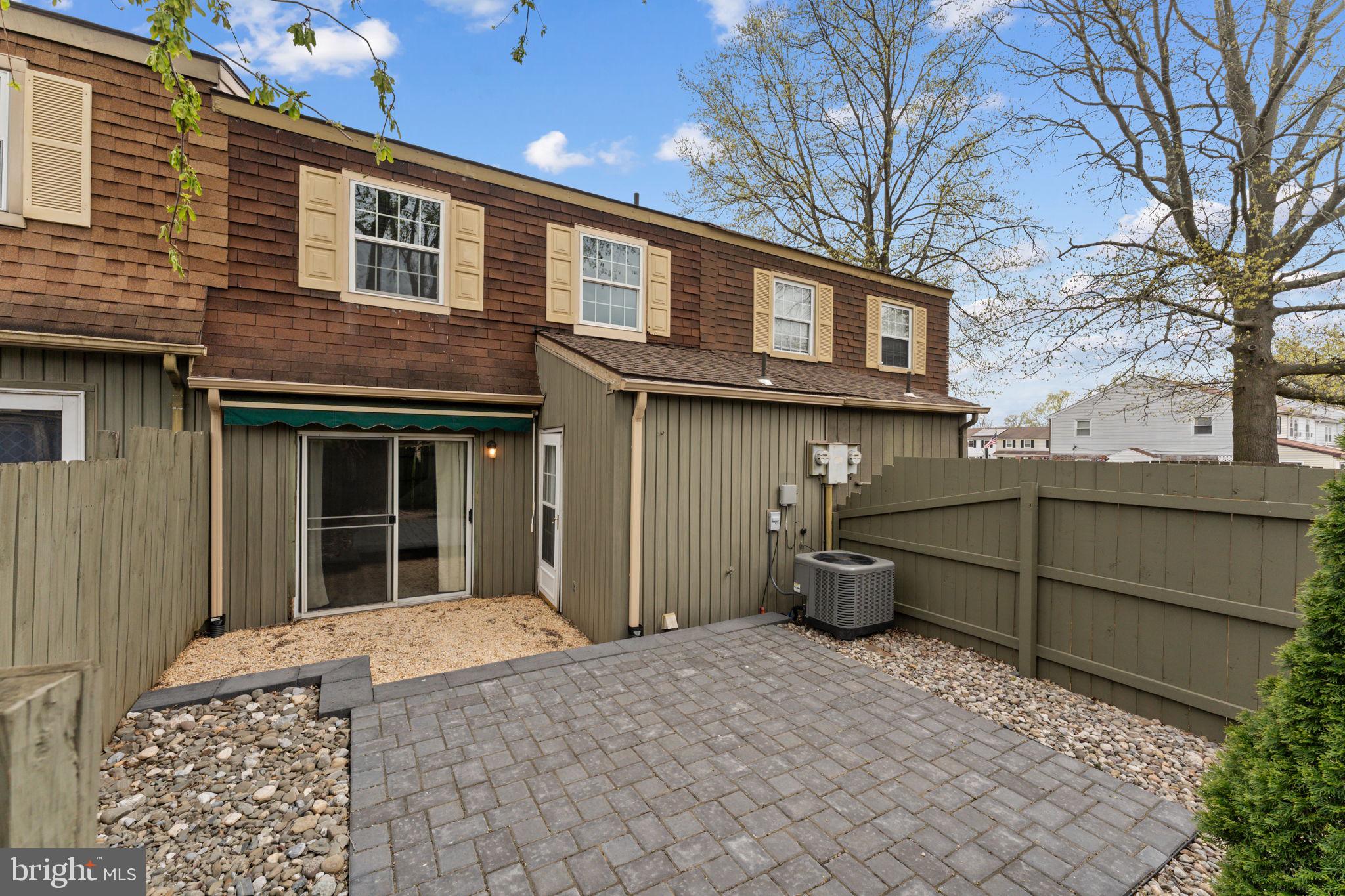 STONEGATE VILLAGE - Residential