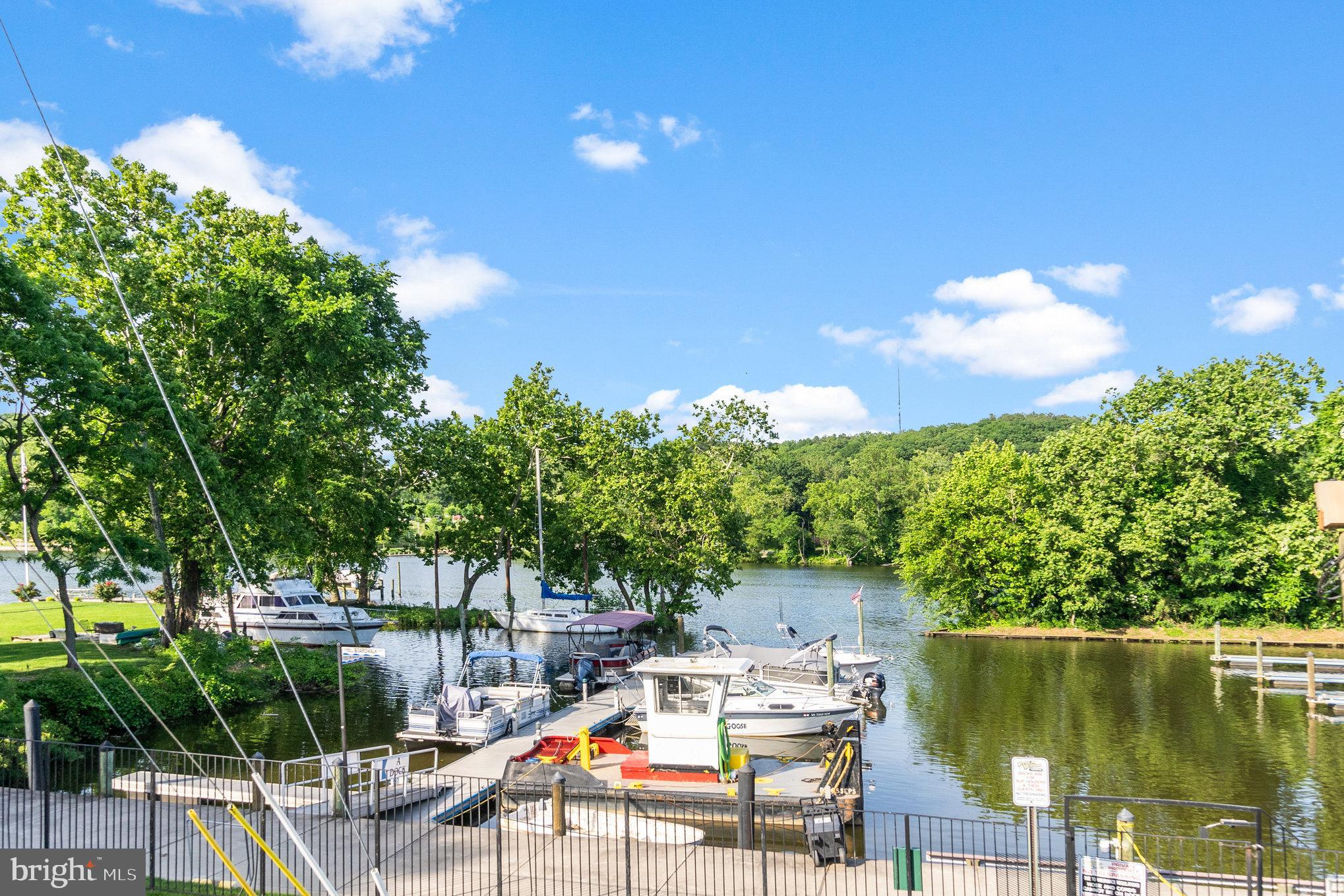MOORINGS OF OCCOQUAN CON - Residential