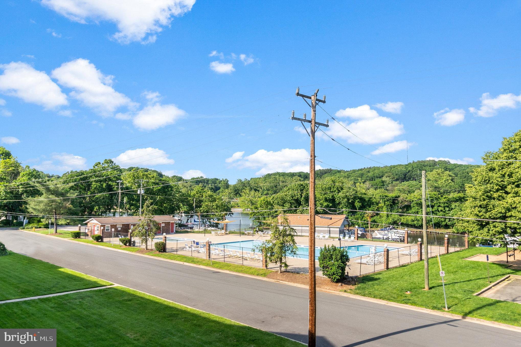 MOORINGS OF OCCOQUAN CON - Residential