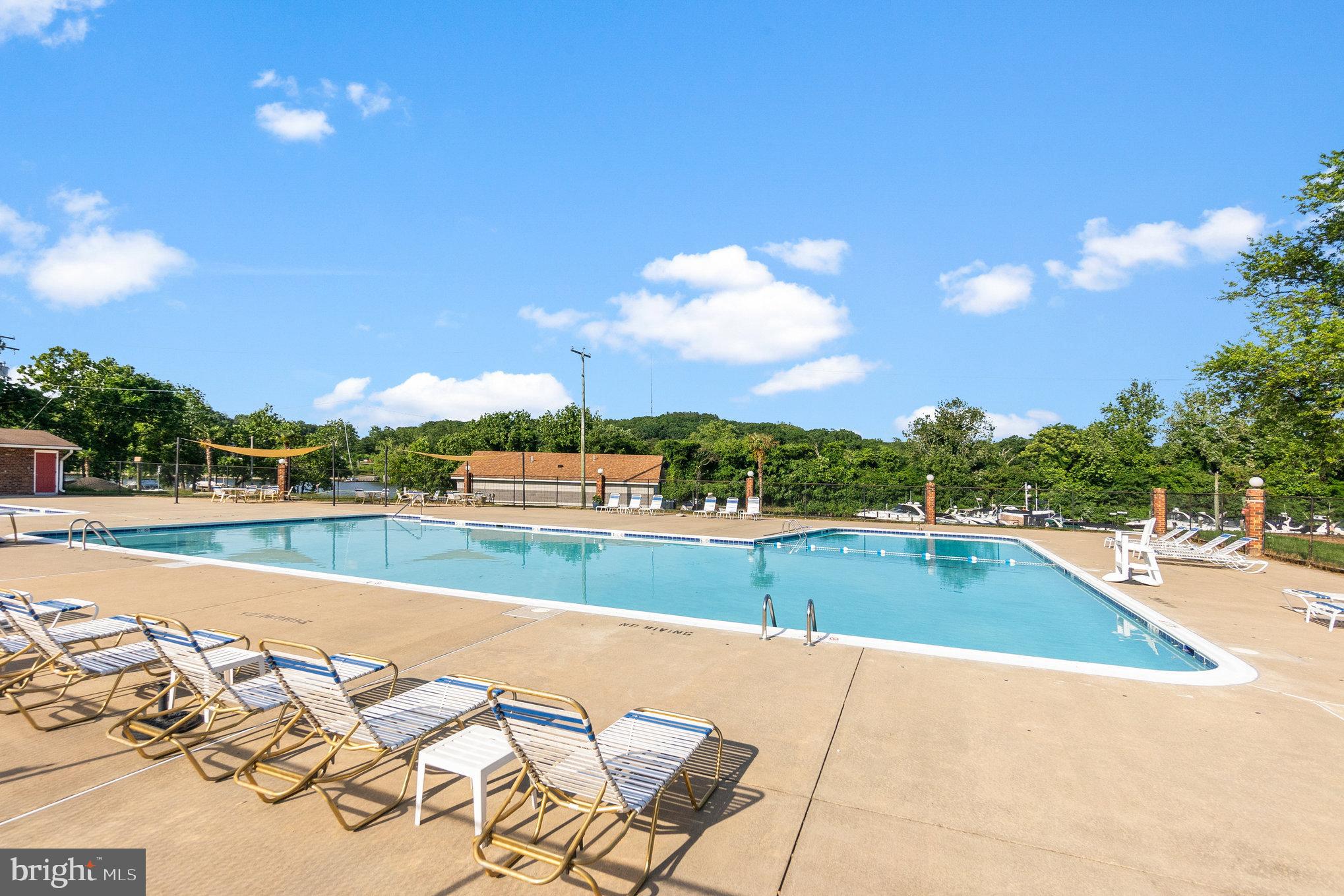 MOORINGS OF OCCOQUAN CON - Residential