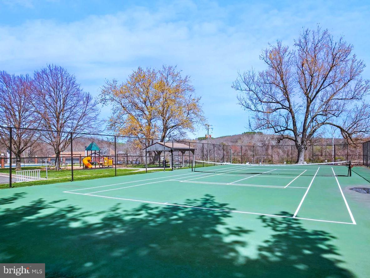 MOORINGS OF OCCOQUAN CON - Residential