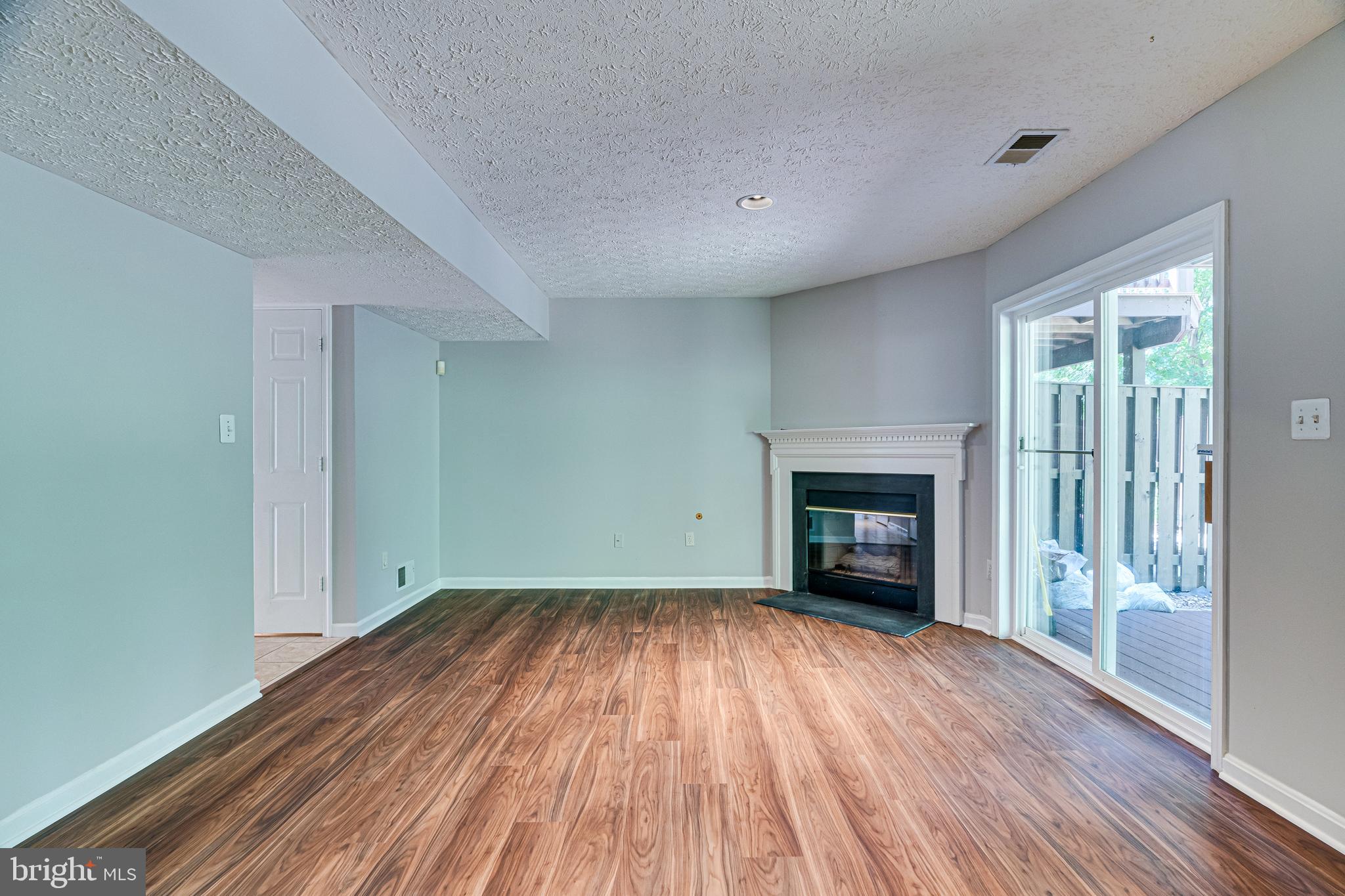 KINGSTOWNE - Residential Lease