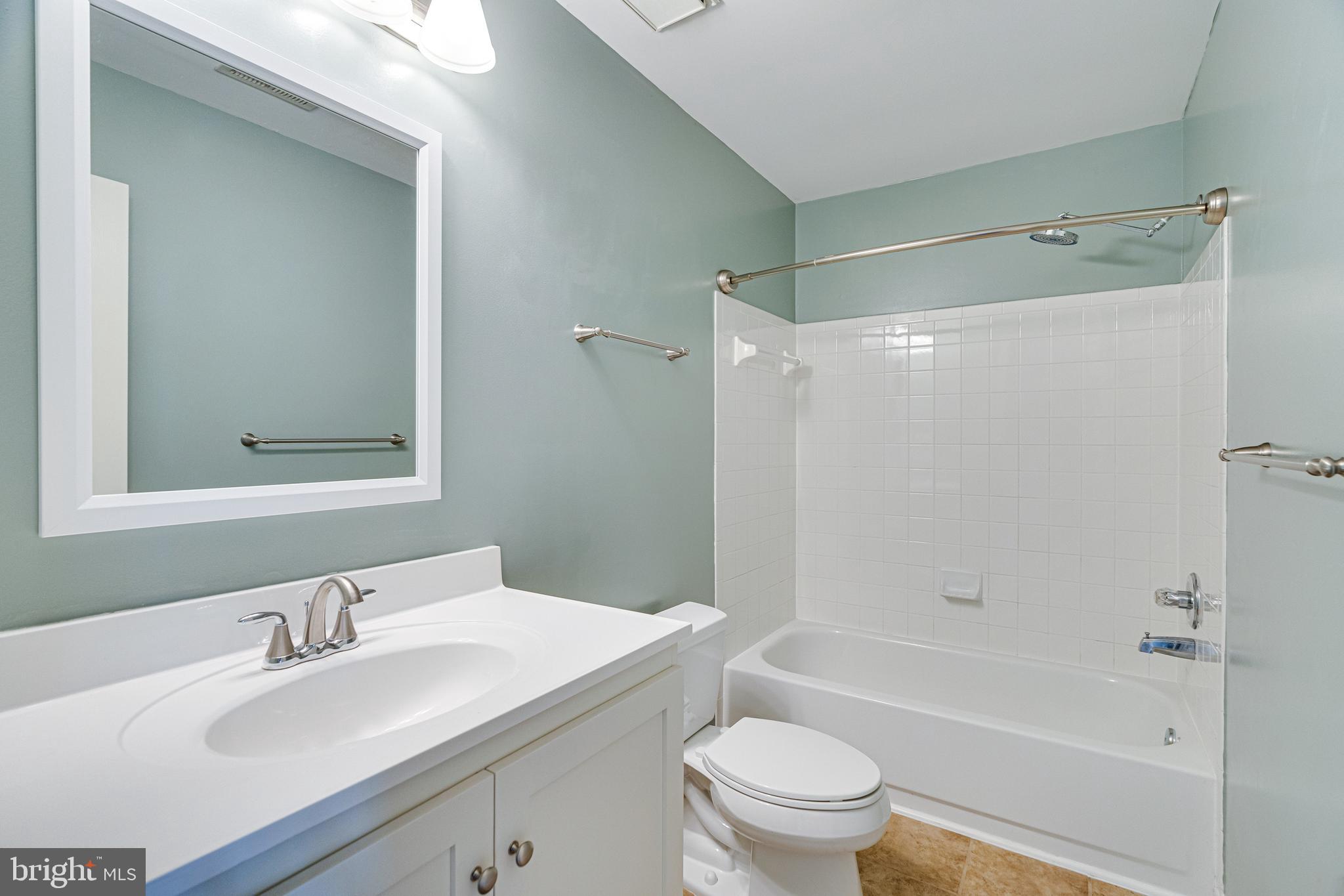 KINGSTOWNE - Residential Lease