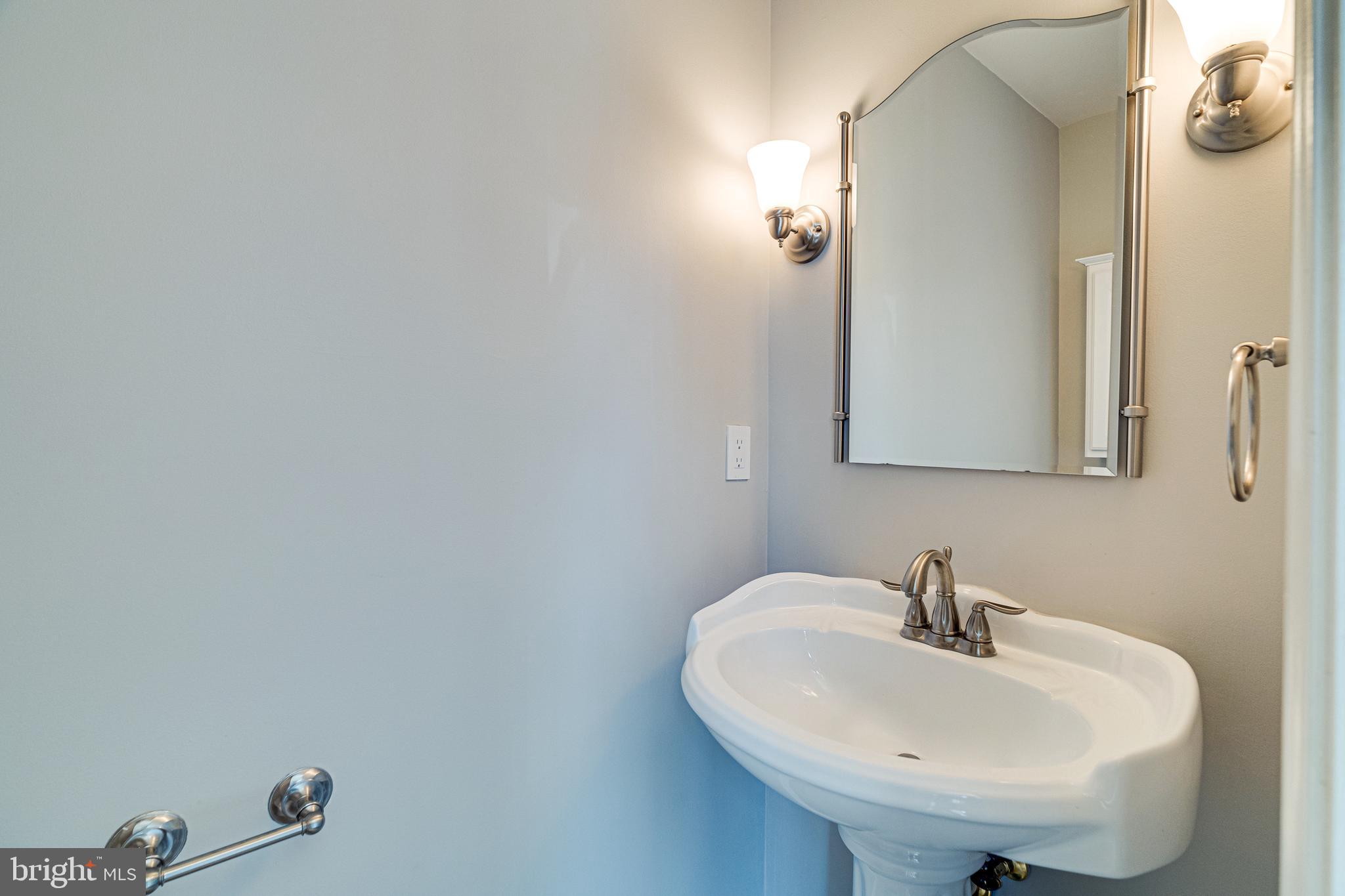 KINGSTOWNE - Residential Lease