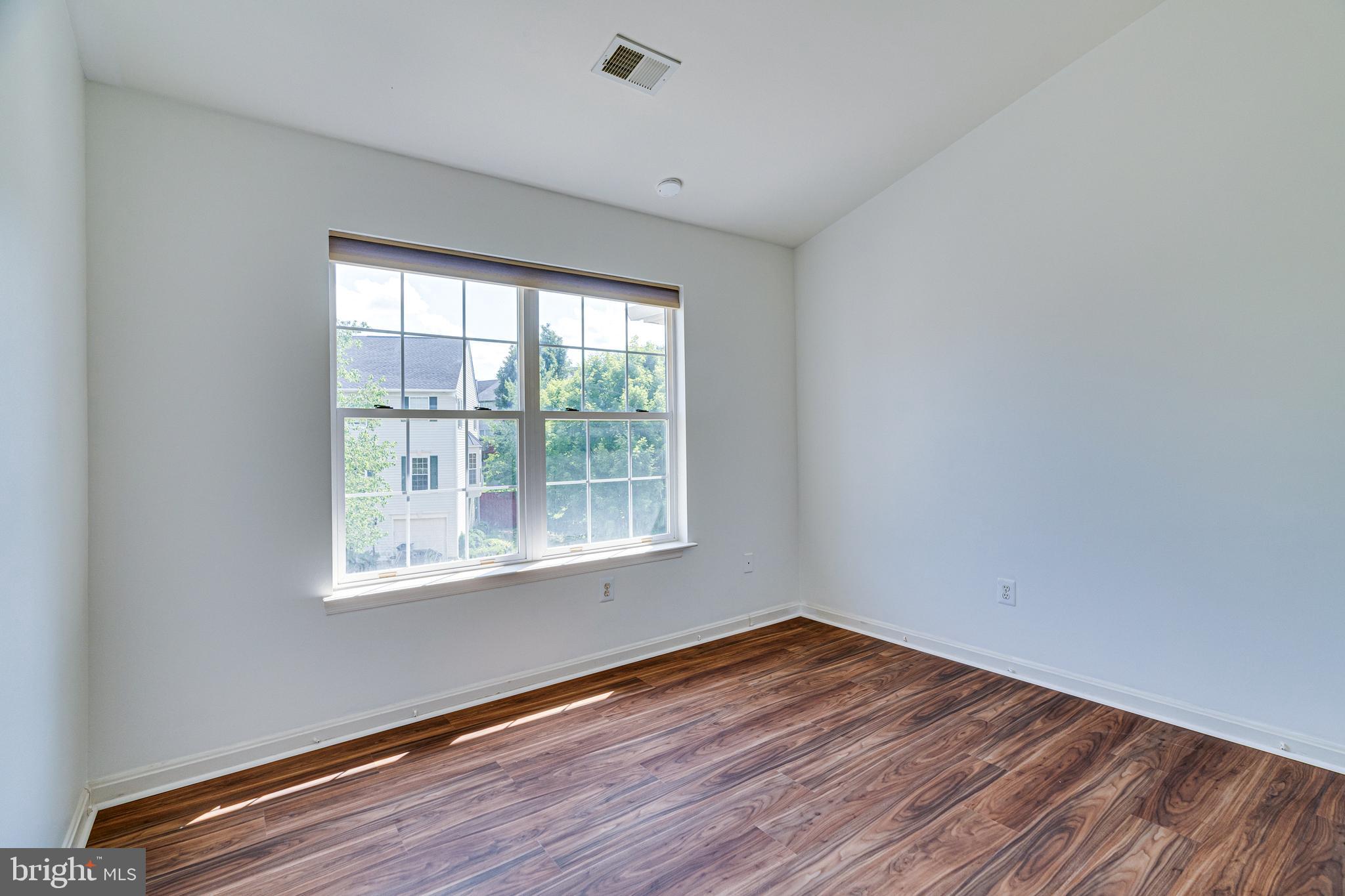 KINGSTOWNE - Residential Lease