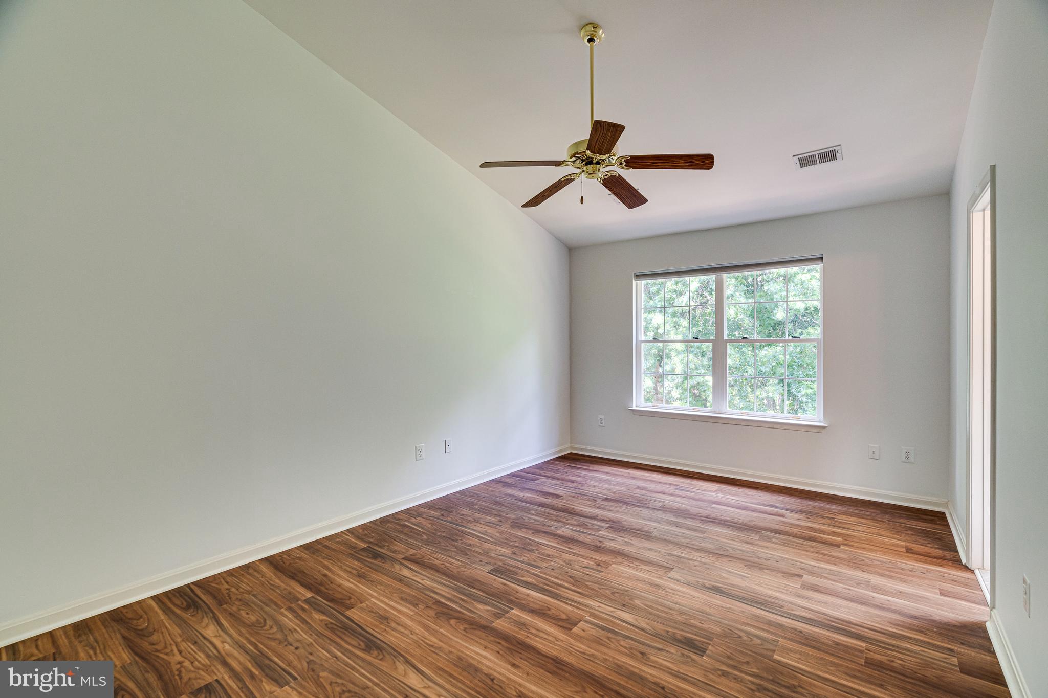 KINGSTOWNE - Residential Lease